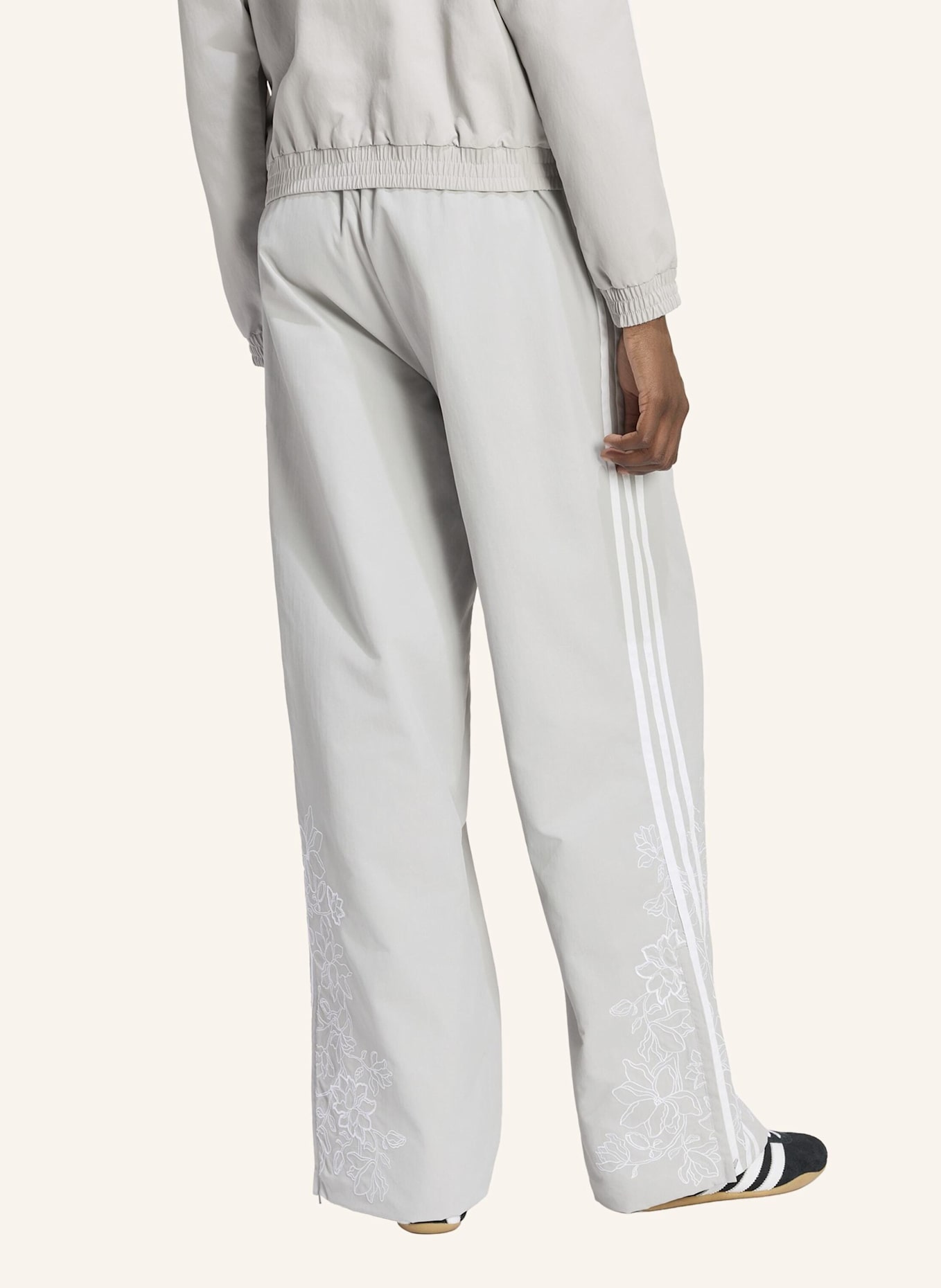 adidas Originals FLORAL GFX FIREBIRD LOOSE TRAININGSHOSE: GRAU