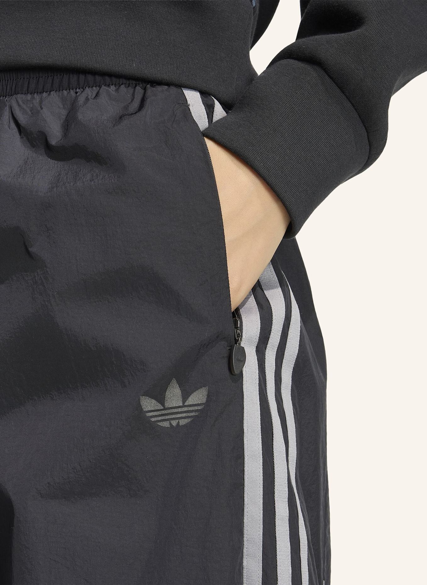 adidas Originals TEAMGEIST TRAININGSHOSE: SCHWARZ/ GRAU