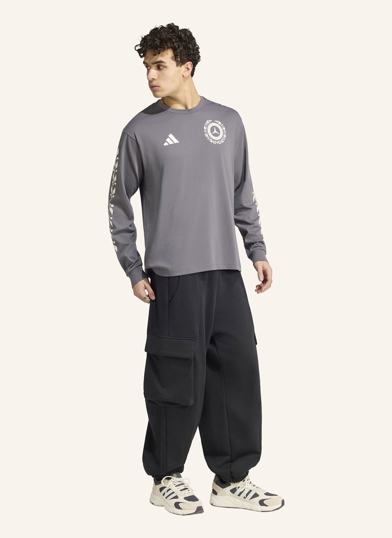 adidas MERCEDES-AMG PETRONAS FORMULA 1 TEAM SILVER ARROWS LONGSLEEVE: GRAU/ WEISS
