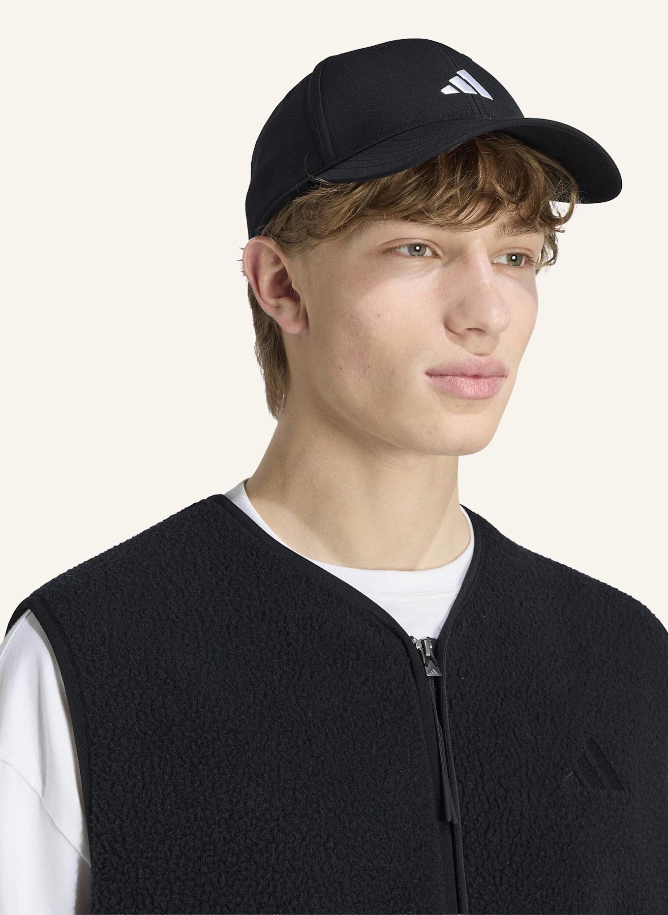 adidas CITY TECH 3-STREIFEN FLEECE-WESTE: SCHWARZ