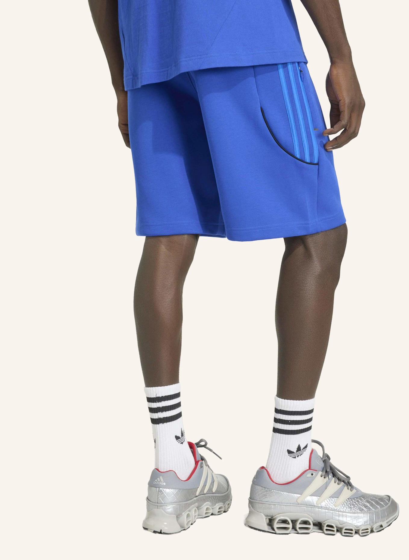 adidas Originals SPACER TEAMGEIST 26 CUTLINE SHORTS: BLAU