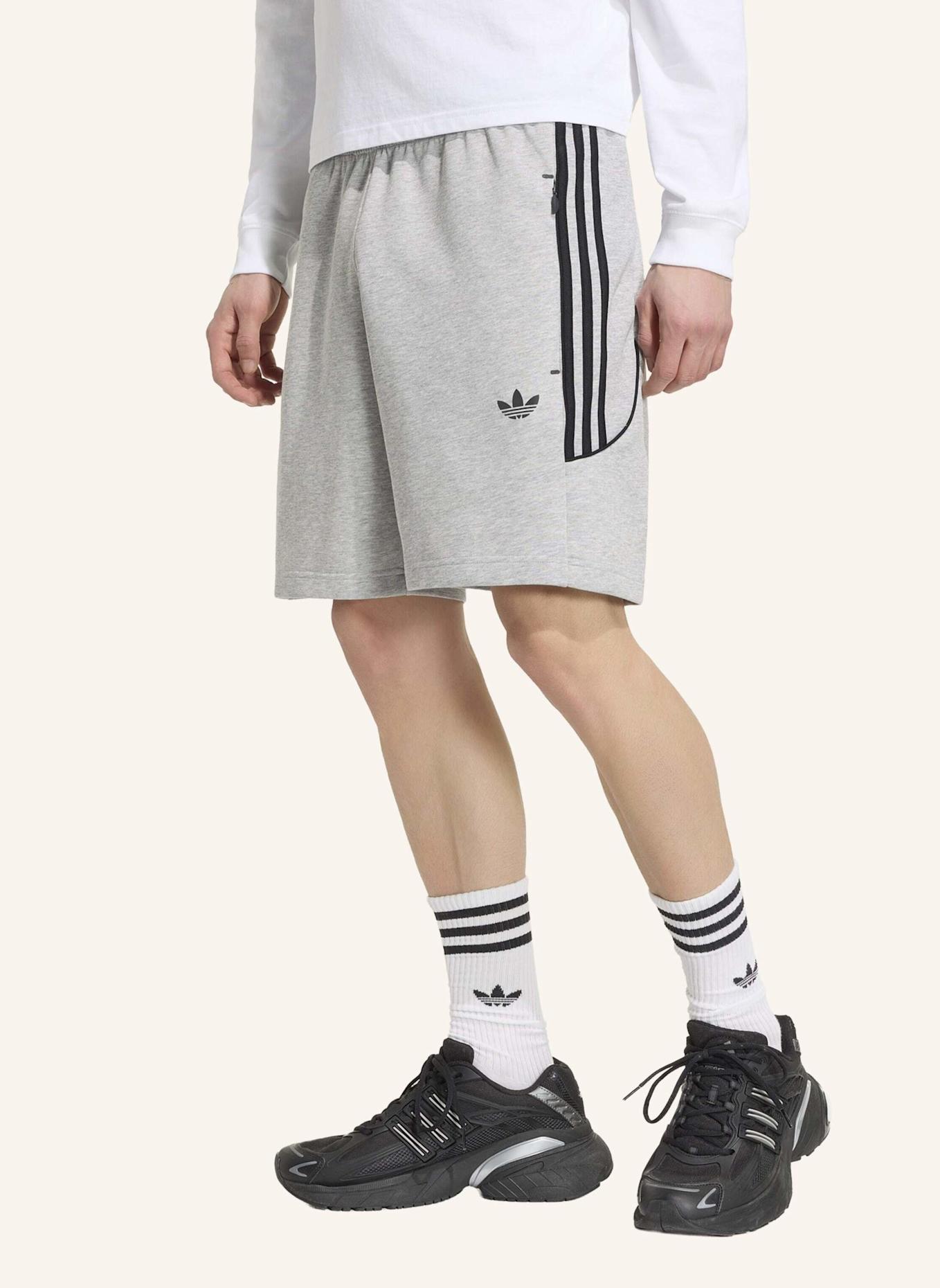 adidas Originals SPACER TEAMGEIST 26 CUTLINE SHORTS: GRAU