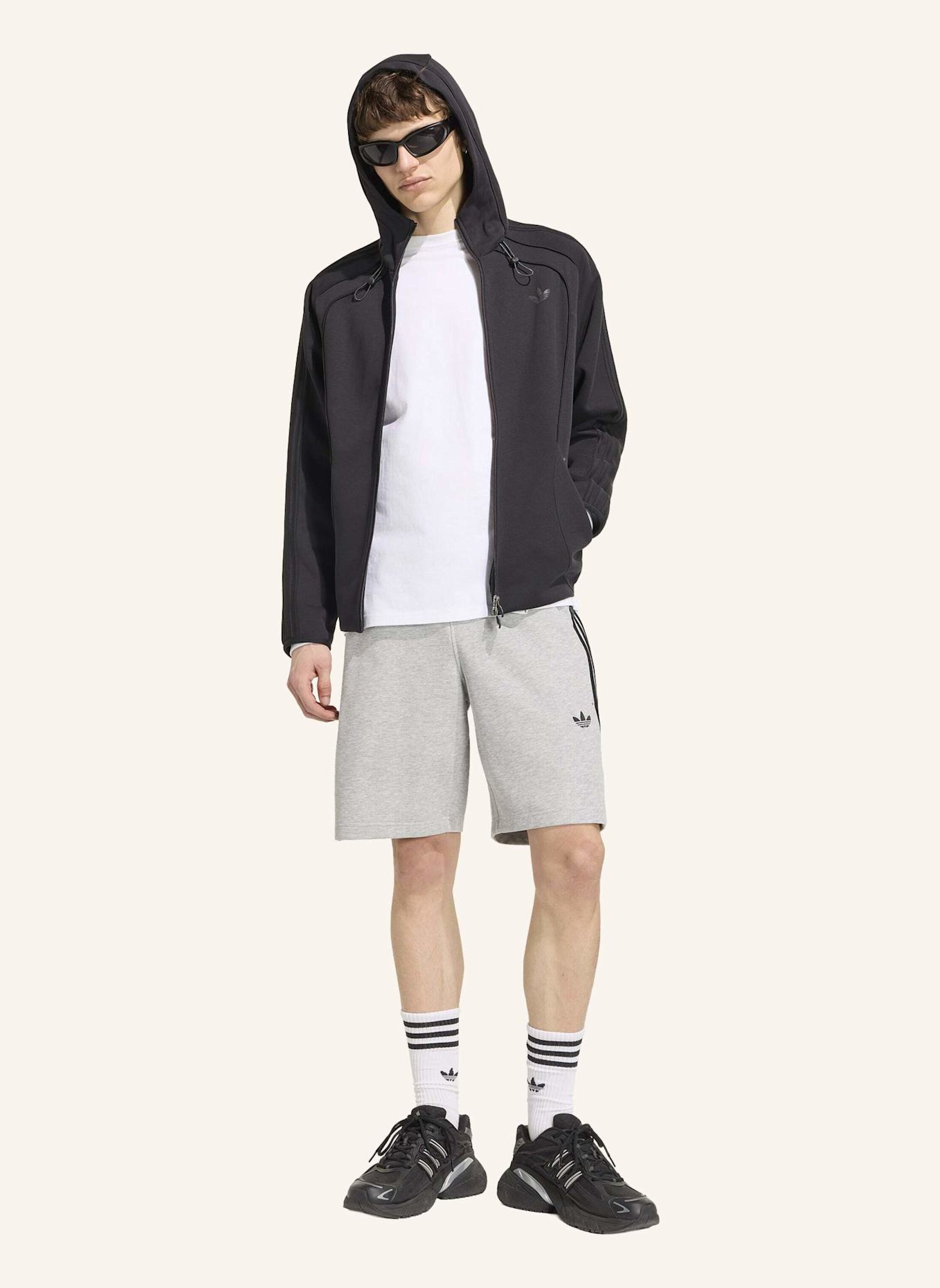 adidas Originals SPACER TEAMGEIST 26 CUTLINE SHORTS: GRAU