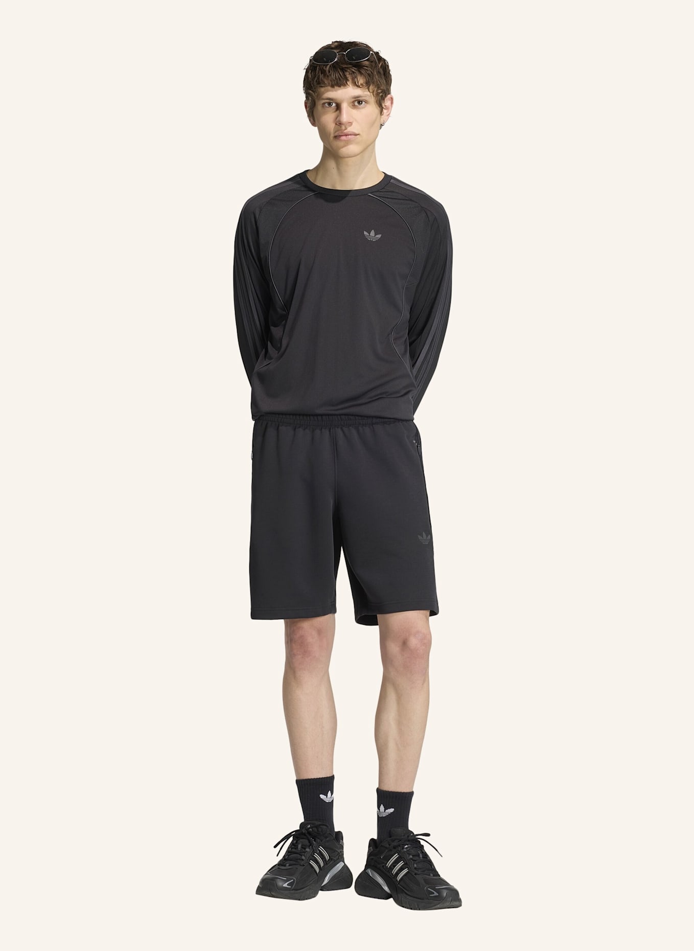 adidas Originals SPACER TEAMGEIST 26 CUTLINE SHORTS: SCHWARZ
