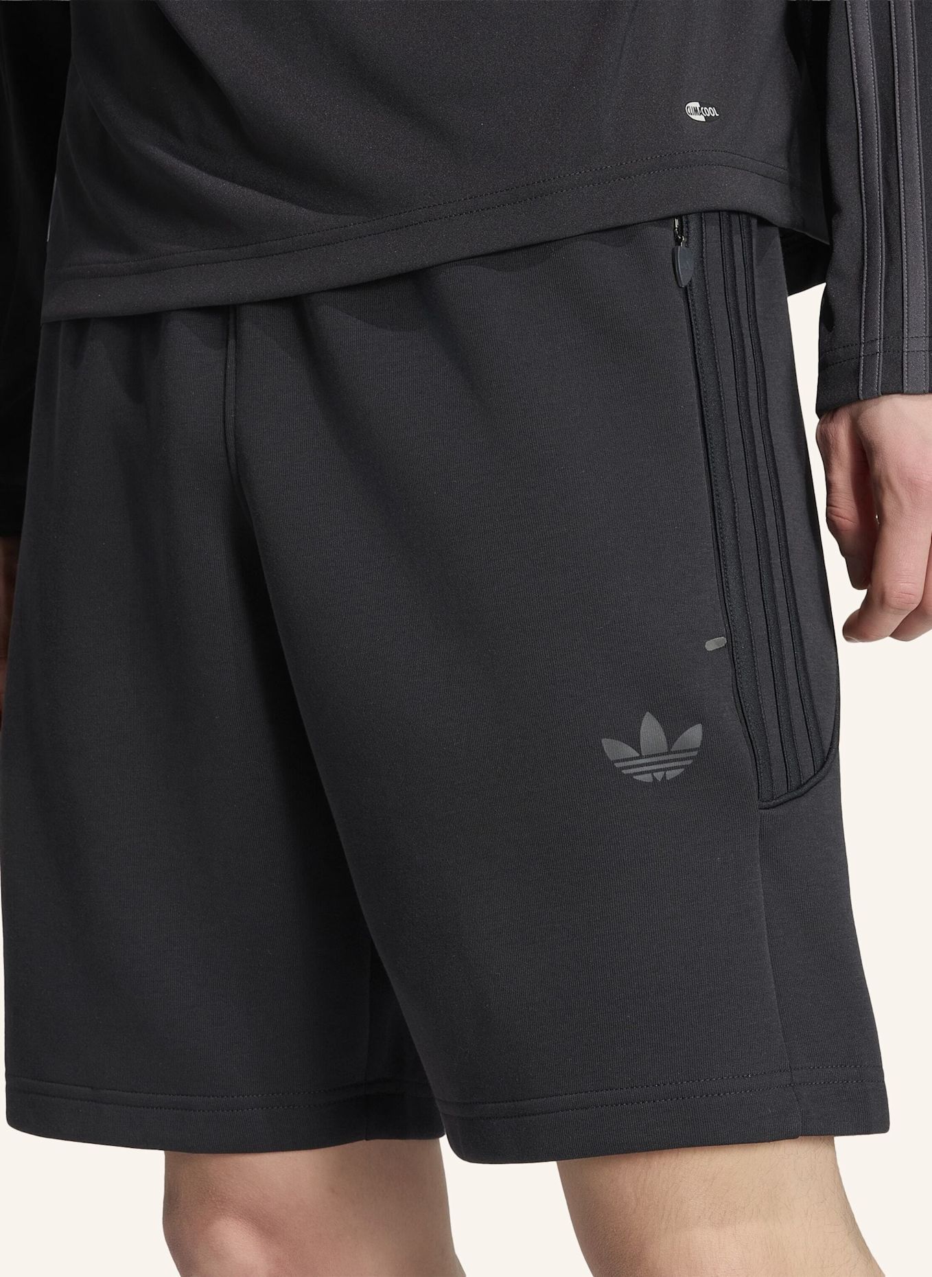 adidas Originals SPACER TEAMGEIST 26 CUTLINE SHORTS: SCHWARZ