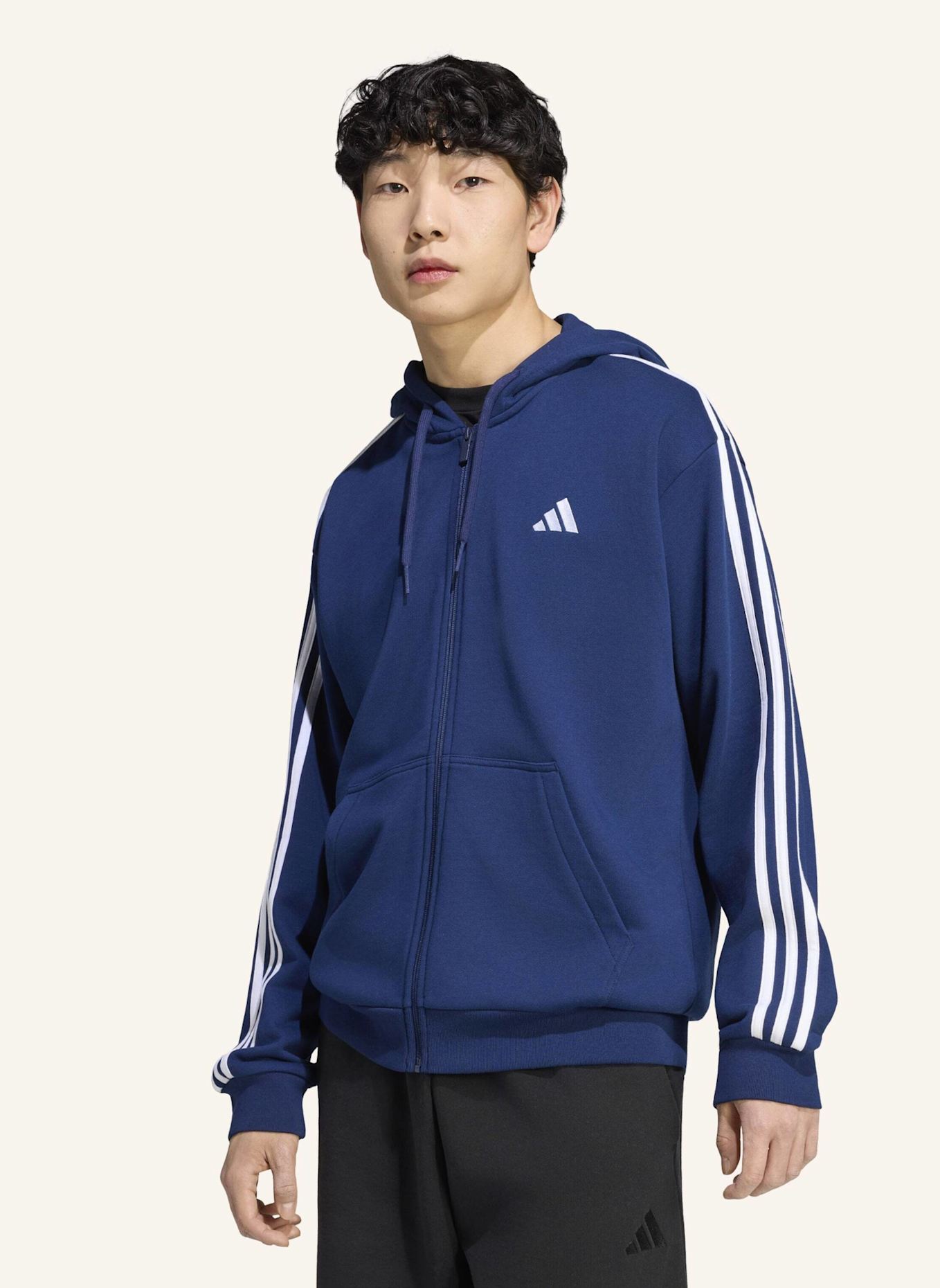 adidas ESSENTIALS 3-STREIFEN FRENCH TERRY KAPUZENJACKE: WEISS