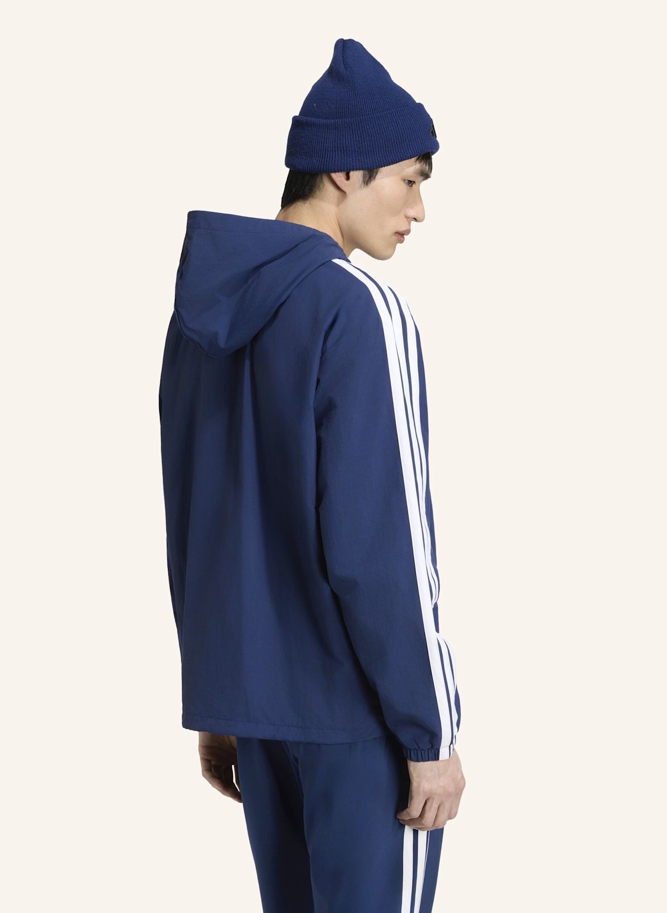 adidas ESSENTIALS 3-STREIFEN WOVEN WINDBREAKER: WEISS