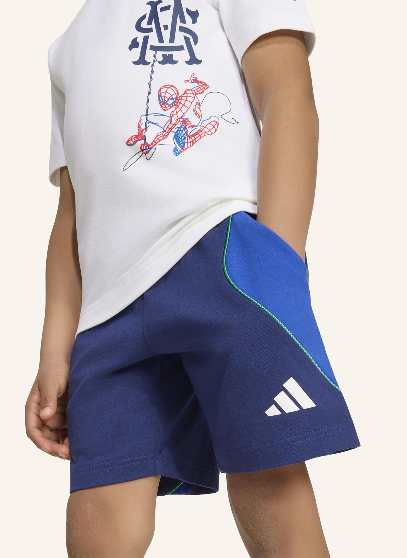 adidas ADIDAS MARVEL SPIDER-MAN SET, T-SHIRT UND SHORTS: WEISS