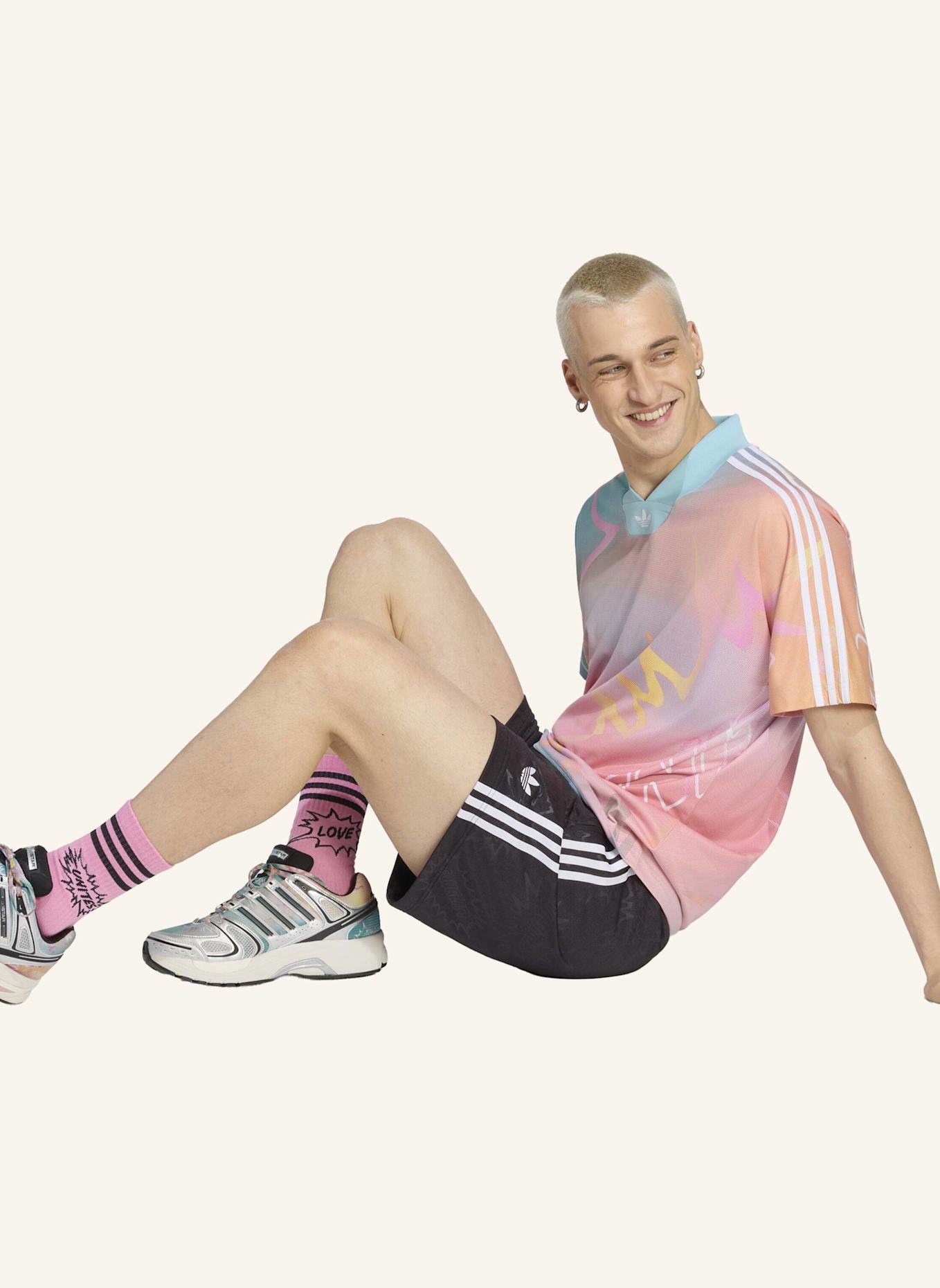 adidas Originals LOVE UNITES AOP JERSEY: GRÜN/ GRAU