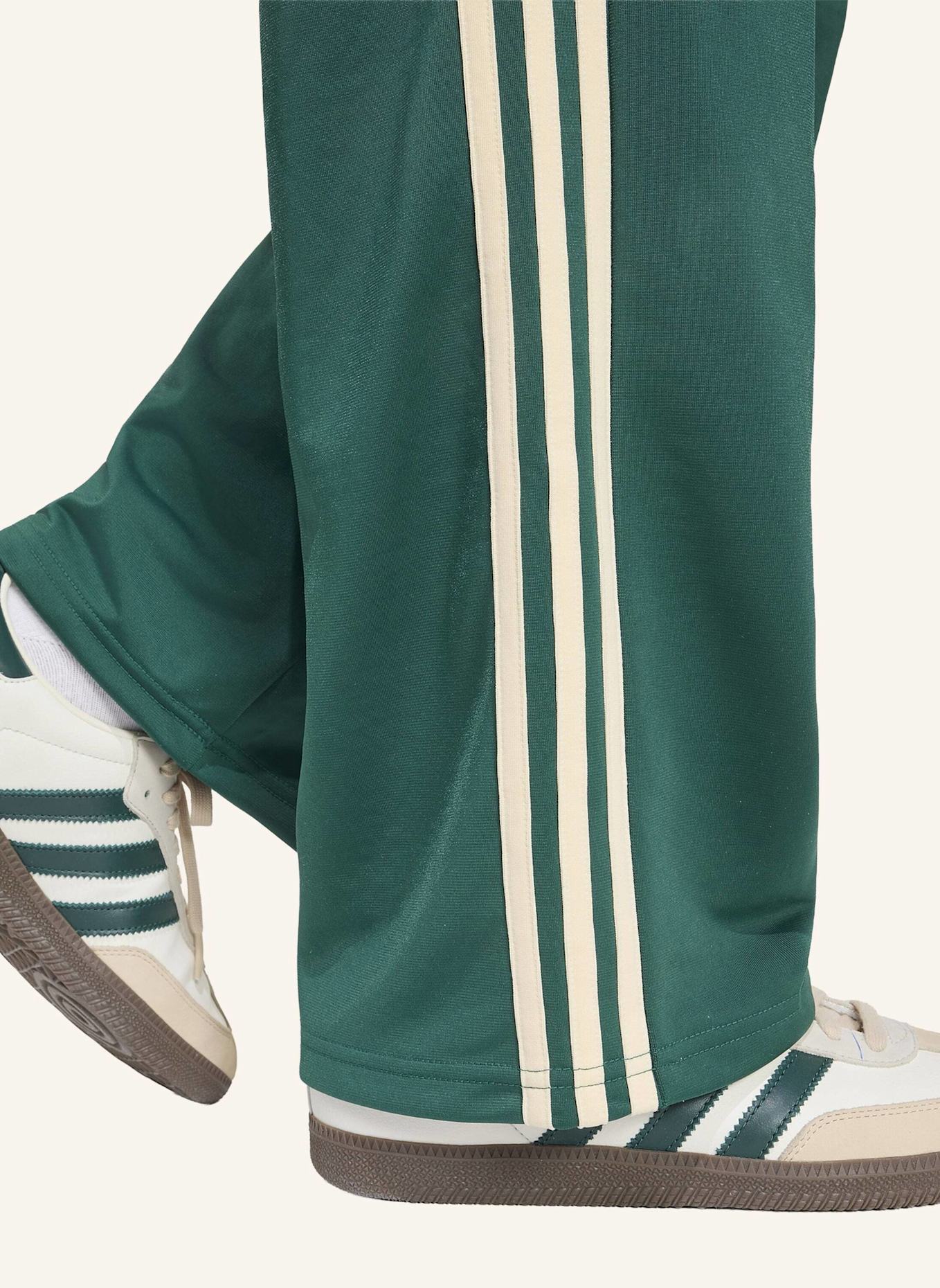 adidas Originals Track Pants FIREBIRD LOOSE: GRÜN