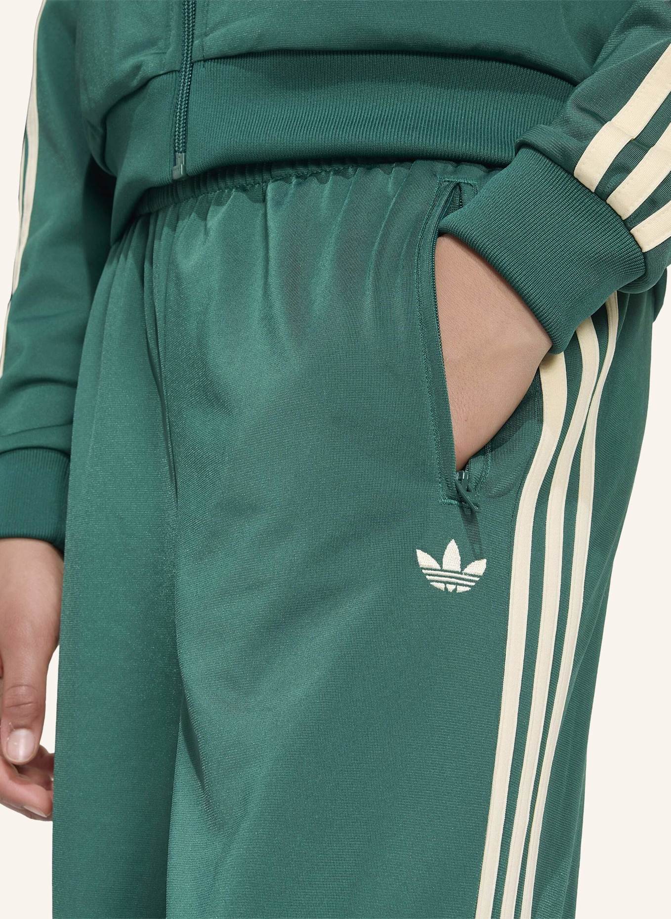adidas Originals Track Pants FIREBIRD LOOSE: GRÜN