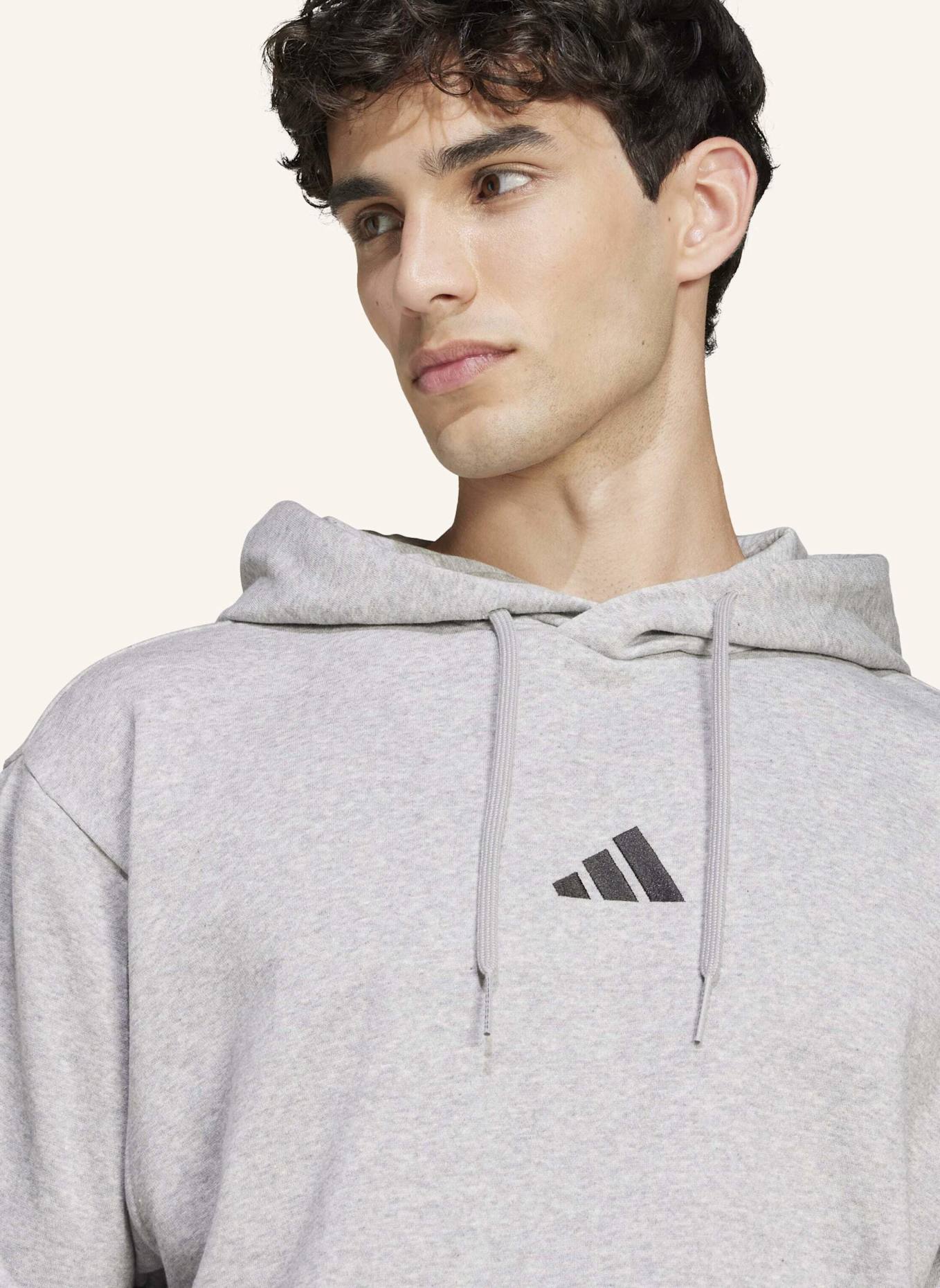 adidas ESSENTIALS FEELCOZY HOODIE: SCHWARZ