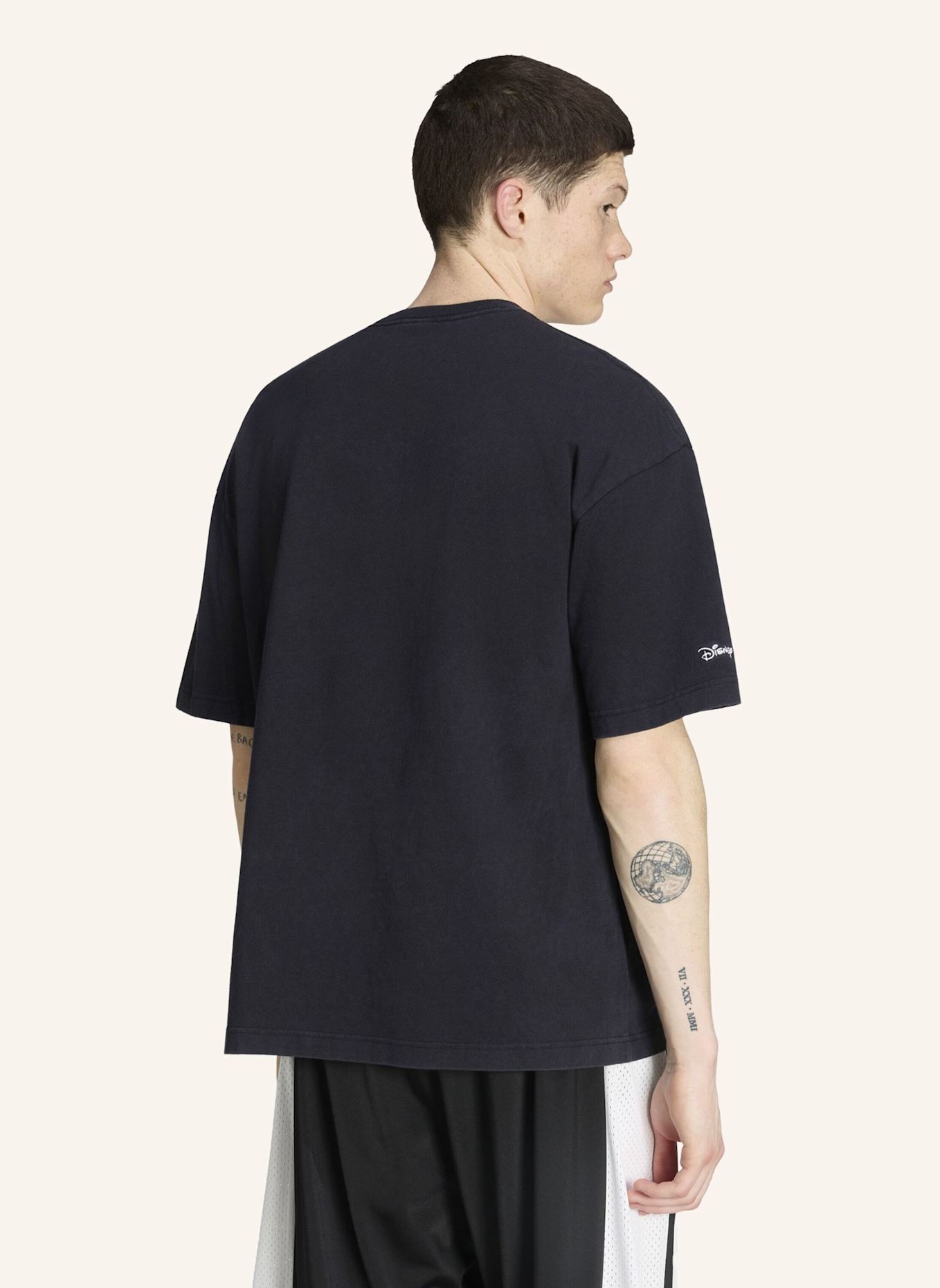 adidas Originals ADIDAS DISNEY MICKY MAUS DREAMS T-SHIRT: SCHWARZ