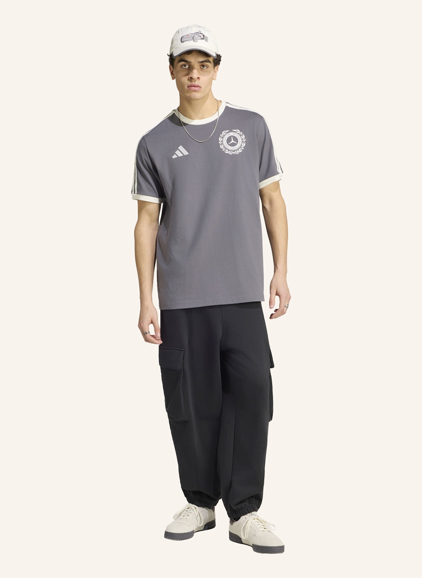 adidas T-Shirt AMG PETRONAS FORMULA ONE TEAM SILVER ARROWS: GRAU/ WEISS