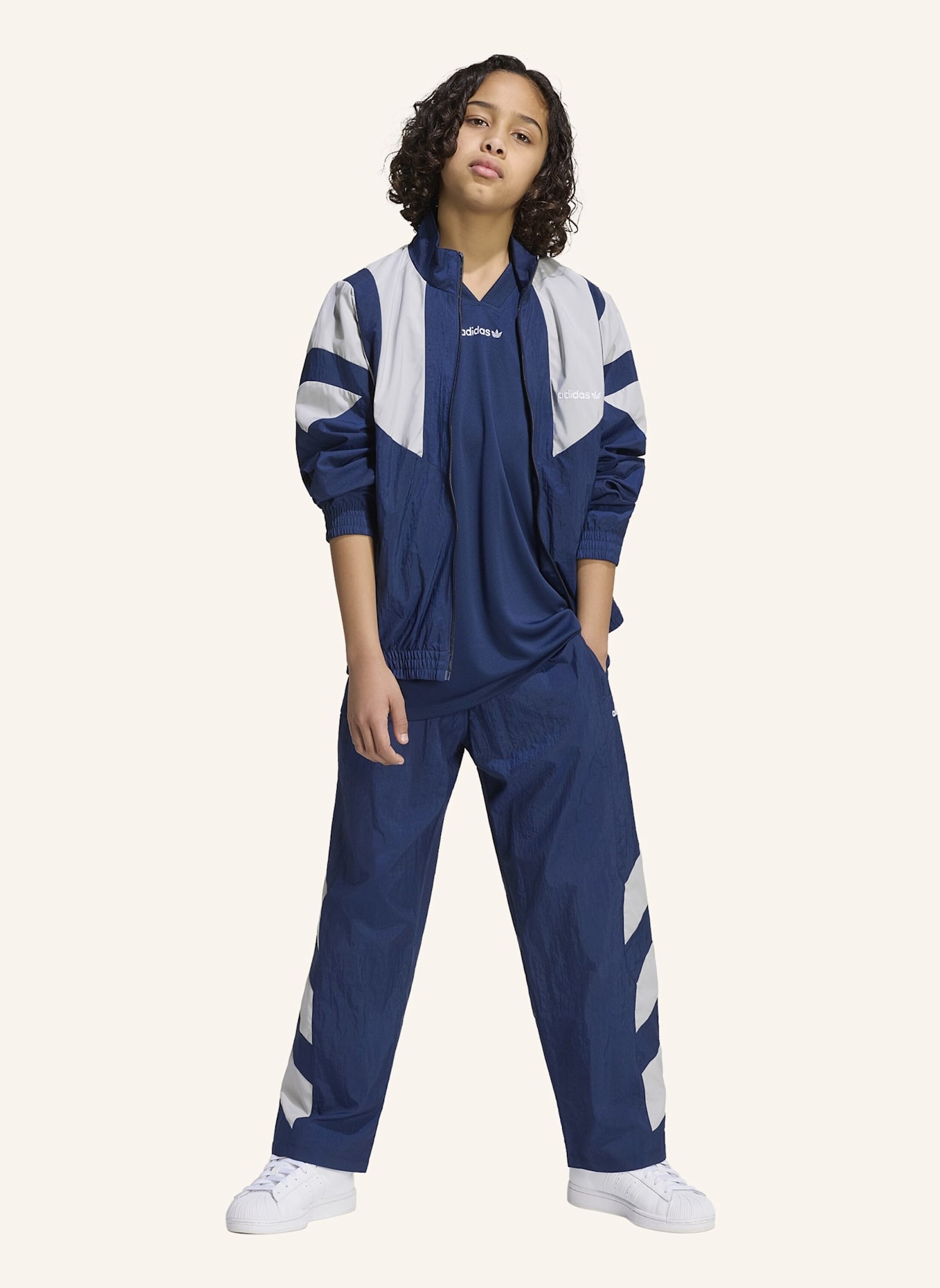 adidas Originals OVERSIZED BLOCKED WOVEN TRACK TOP: BLAU/ GRAU