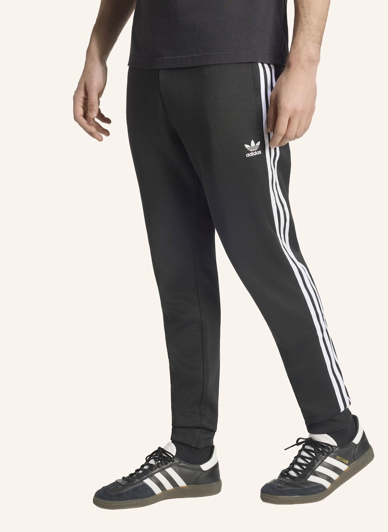 adidas Originals ADICOLOR CLASSICS SST TRAININGSHOSE: SCHWARZ/ WEISS