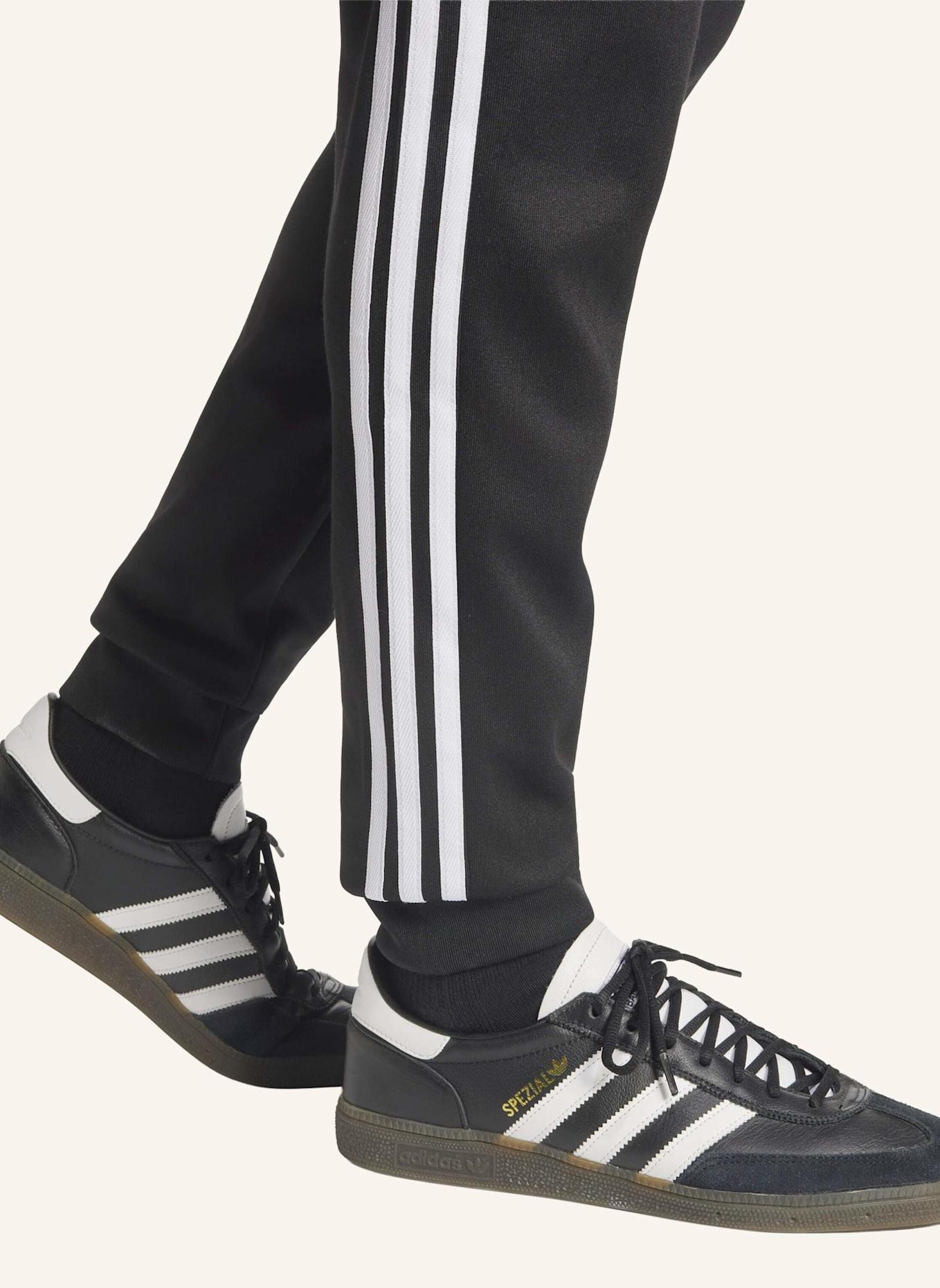 adidas Originals ADICOLOR CLASSICS SST TRAININGSHOSE: SCHWARZ/ WEISS