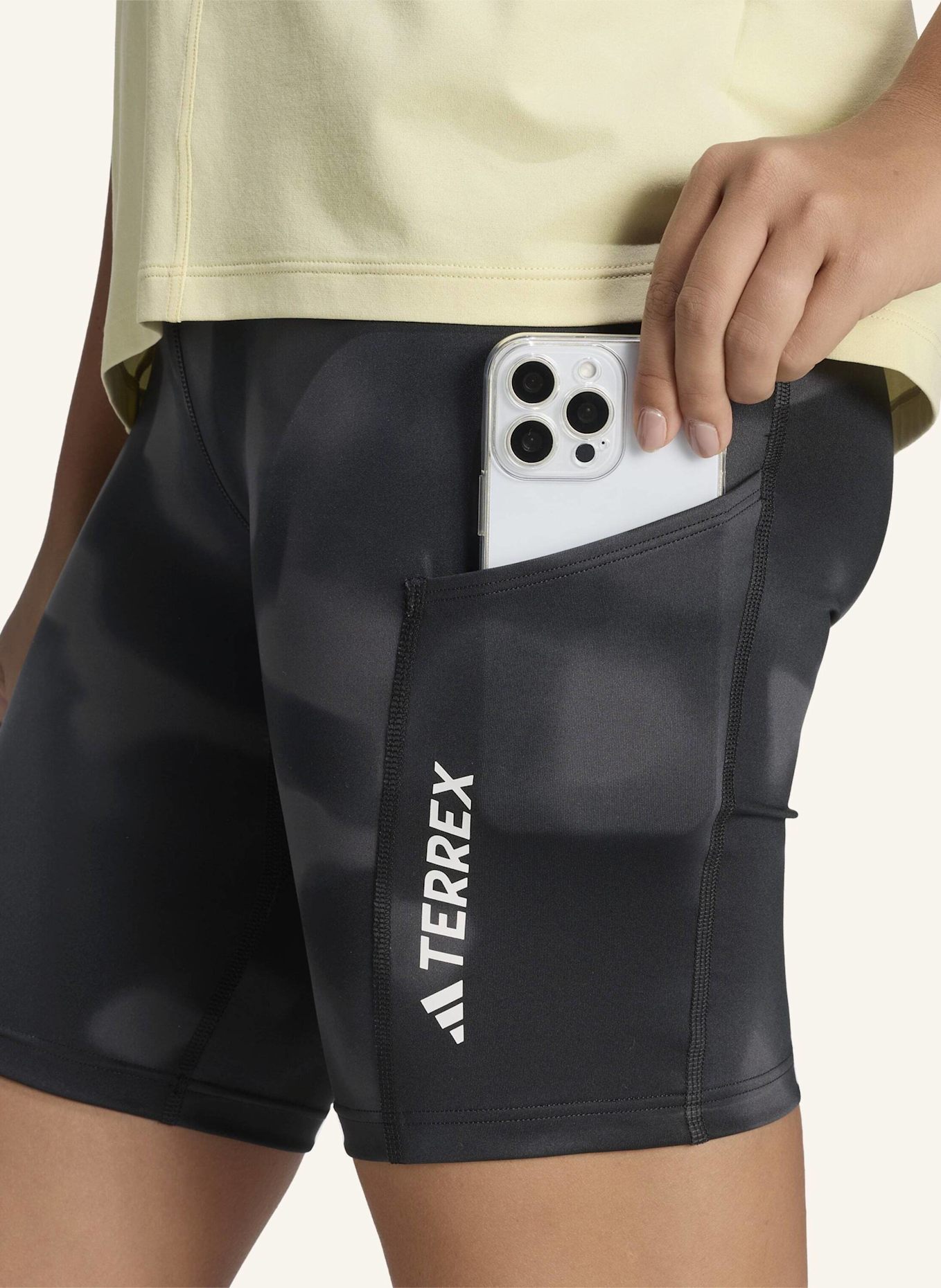 adidas TERREX TERREX MULTI 8INCH KURZE LEGGINGS, PRINT: SCHWARZ/ GRAU