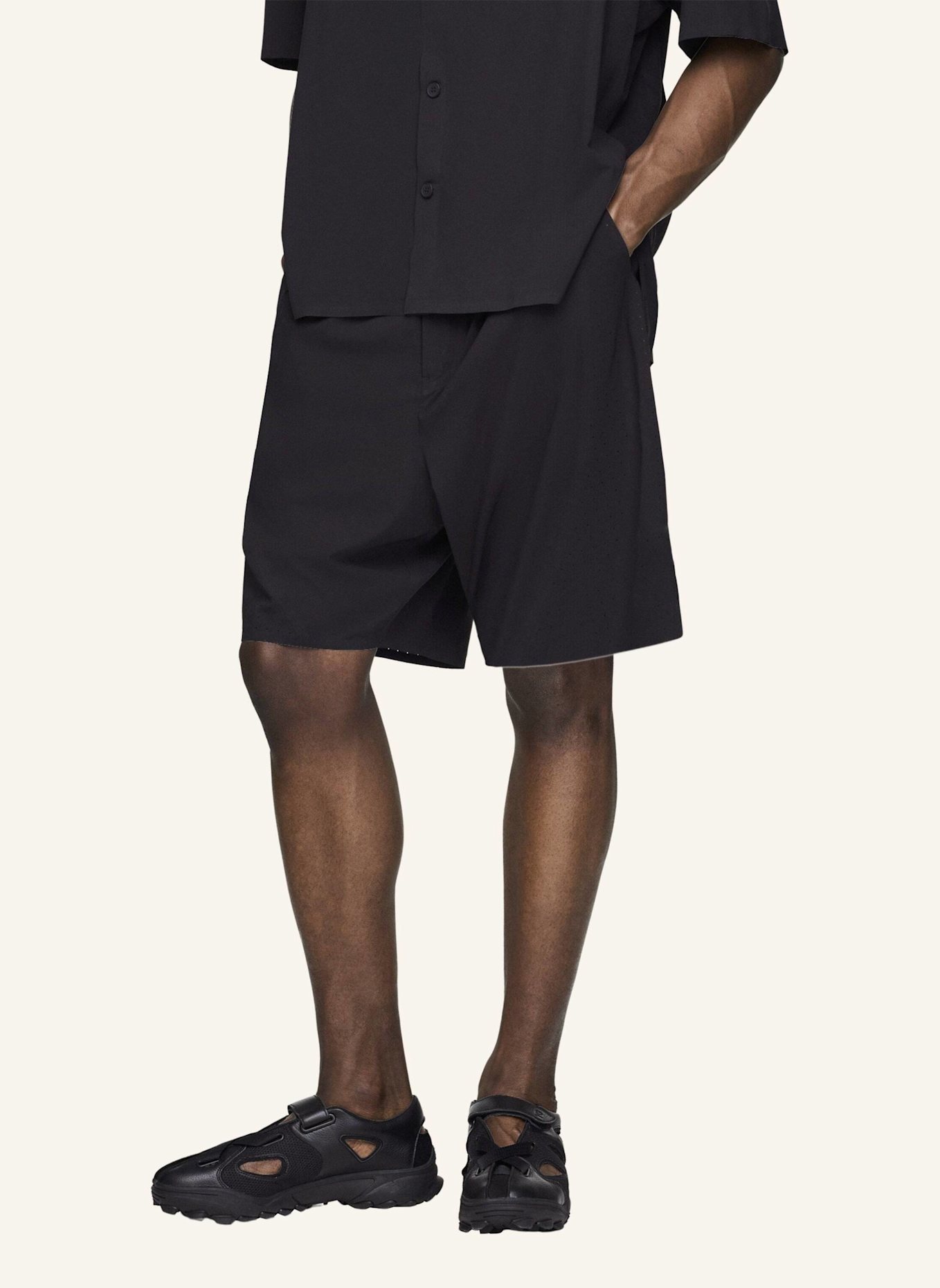 Y-3 Y-3 ULTRALIGHT WOVEN SHORTS: SCHWARZ