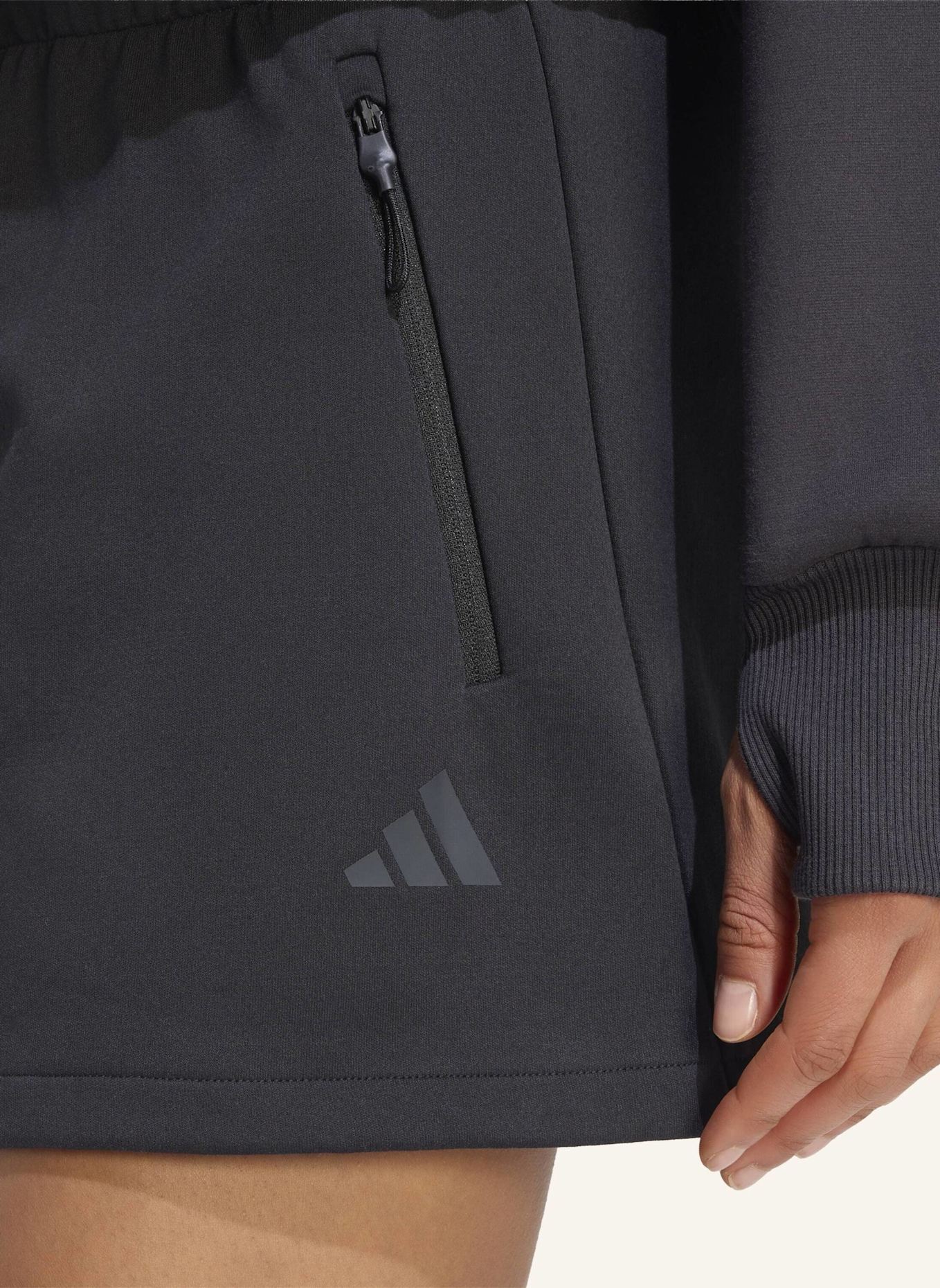 adidas ADIDAS Z.N.E. SHORTS: SCHWARZ