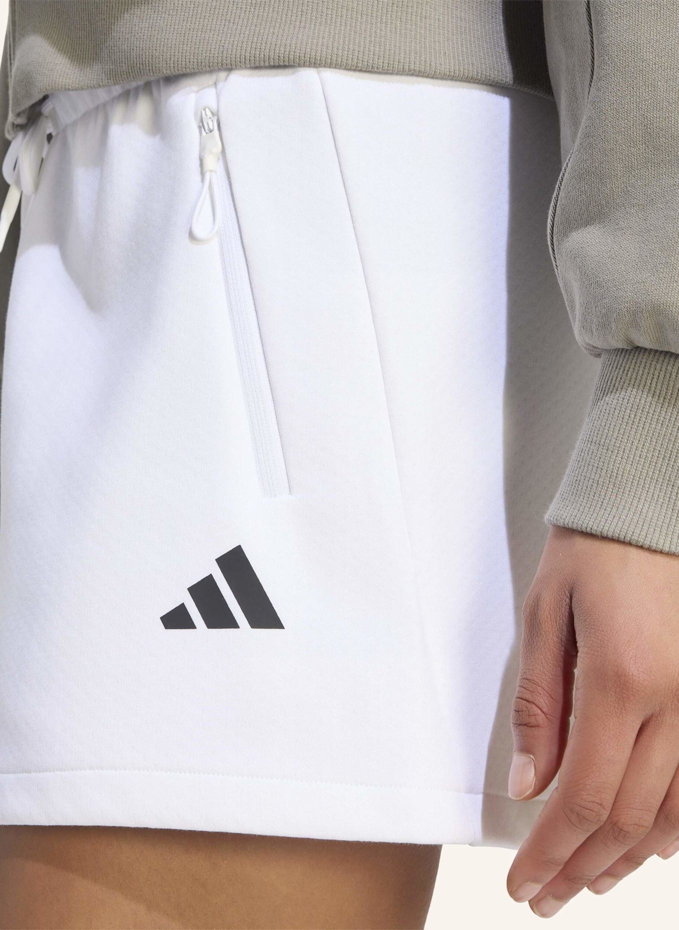 adidas ADIDAS Z.N.E. SHORTS: WEISS