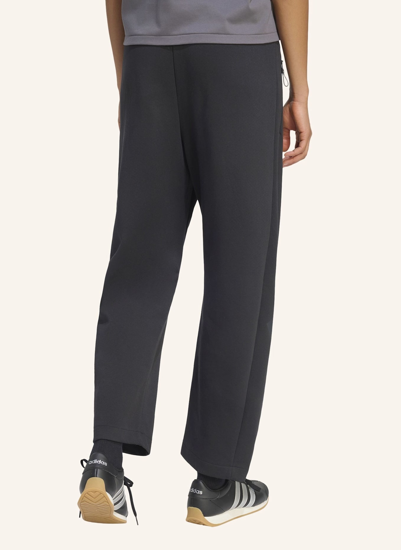 adidas ADIDAS Z.N.E. HOSE OFFENER SAUM: SCHWARZ