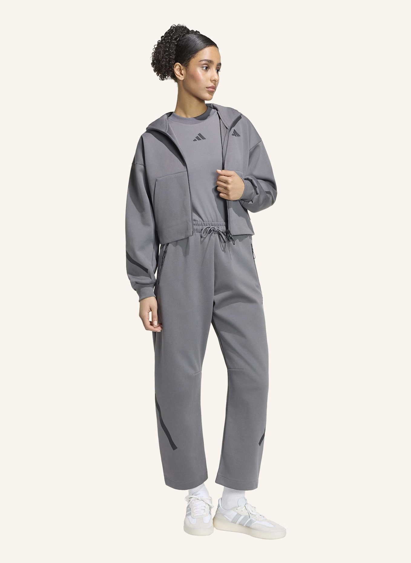 adidas ADIDAS Z.N.E. HOSE OFFENER SAUM: GRAU