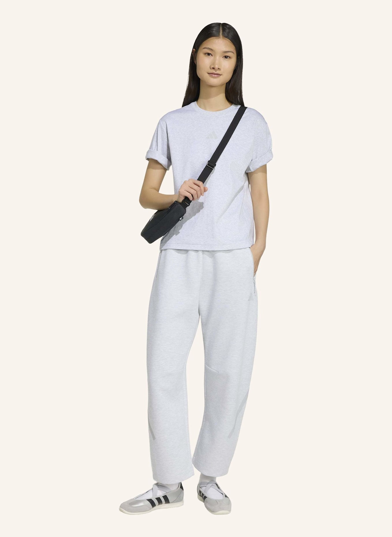 adidas ADIDAS Z.N.E. HOSE OFFENER SAUM: GRAU