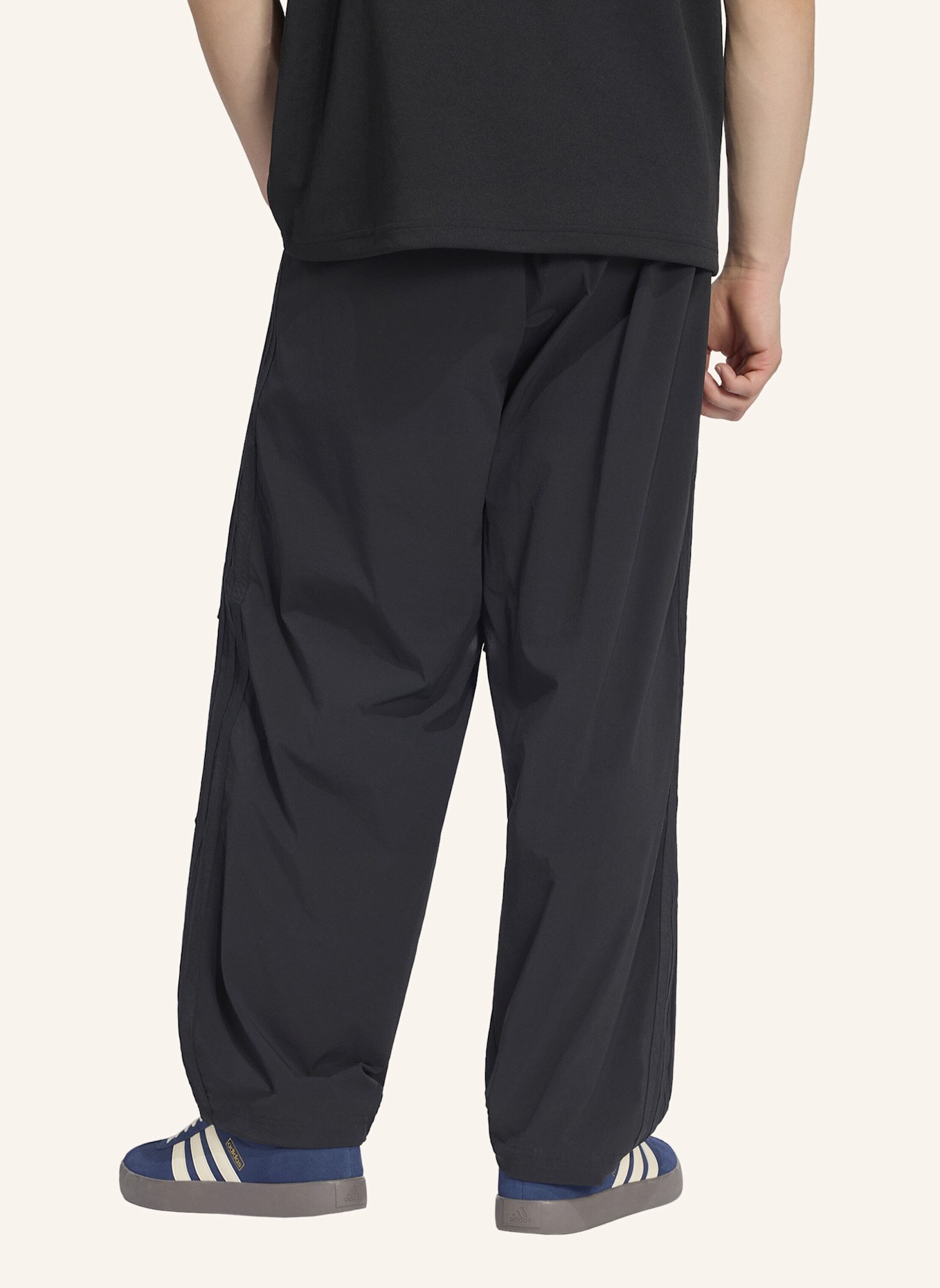 adidas CITY TECH 3-STREIFEN-HOSE: SCHWARZ