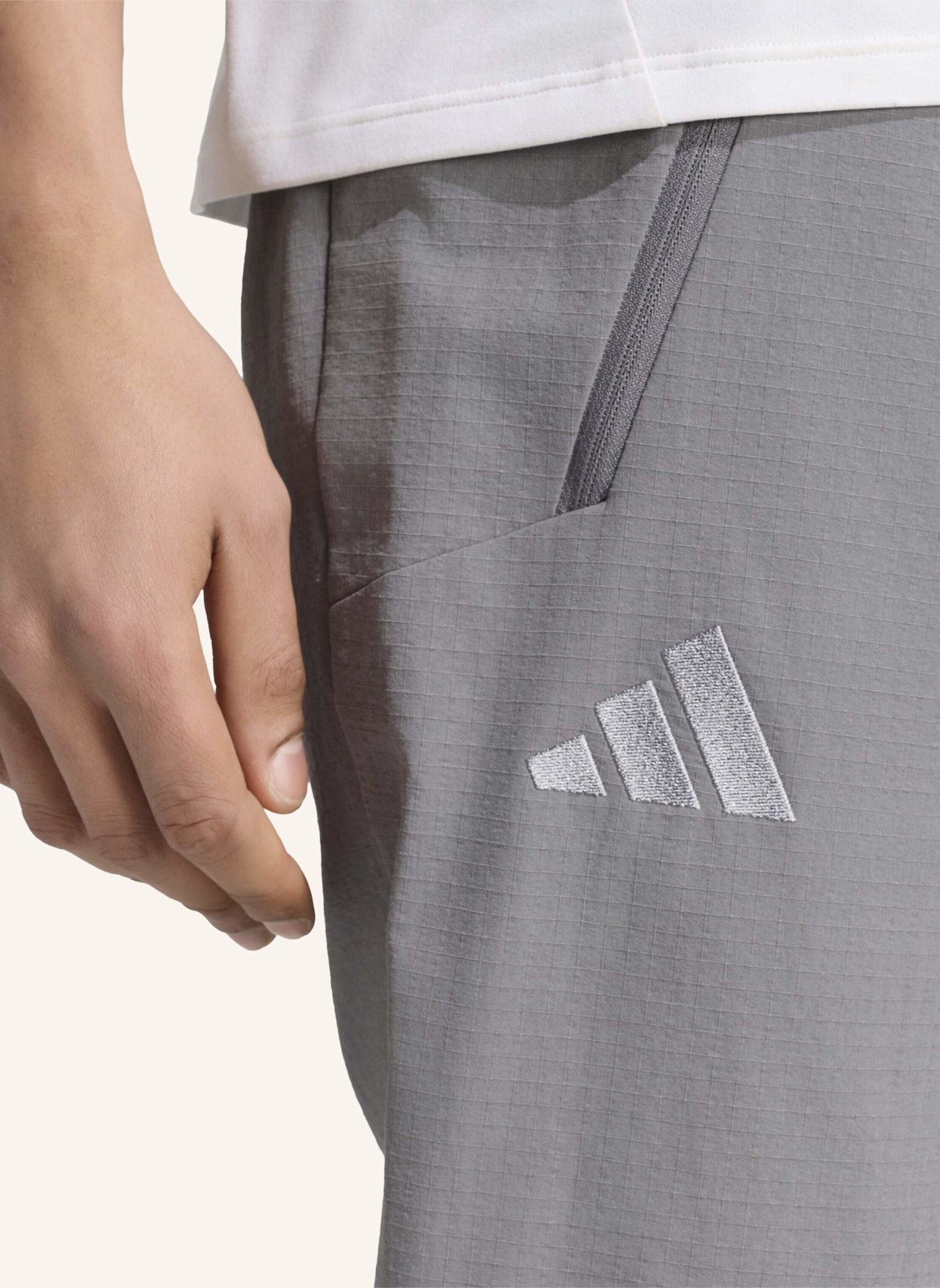 adidas TERREX TERREX XPERIOR UTILITAS CLIMA365 ZIP-OFF-HOSE: GRAU