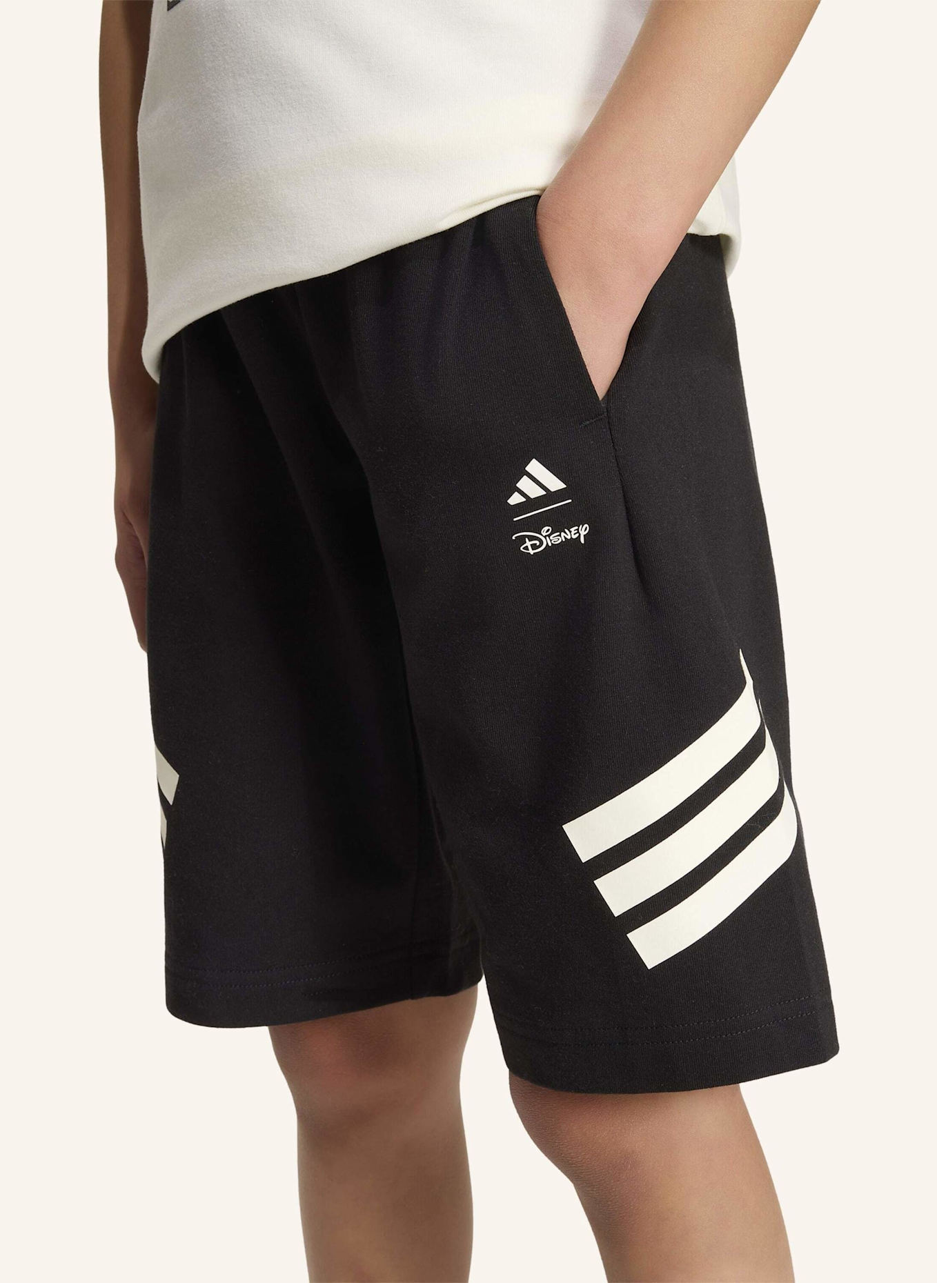 adidas ADIDAS DISNEY MICKY MAUS SET, T-SHIRT UND SHORTS: WEISS/ SCHWARZ