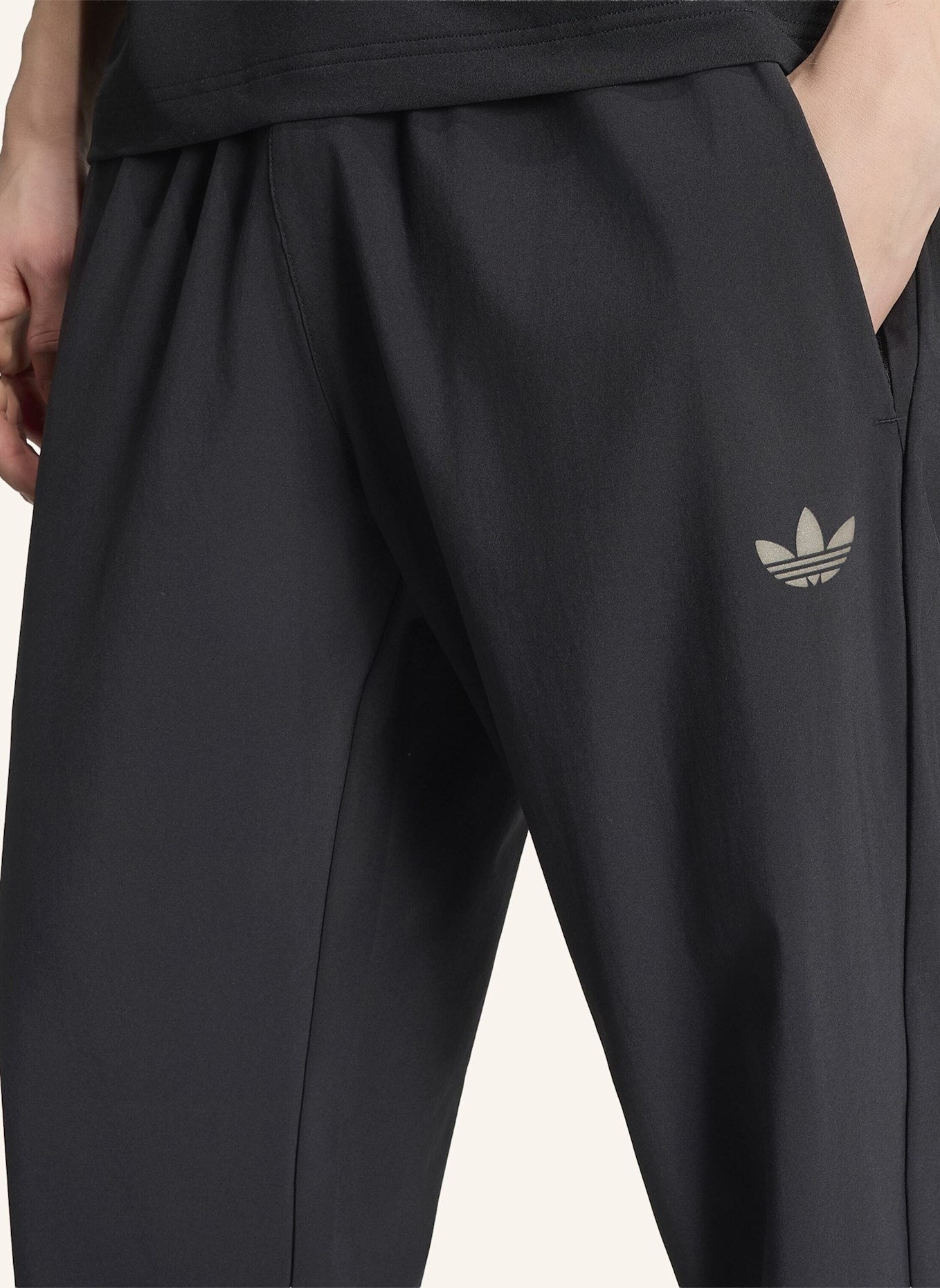 adidas Originals TECH TREFOIL ESSENTIALS TRAININGSHOSE: SCHWARZ
