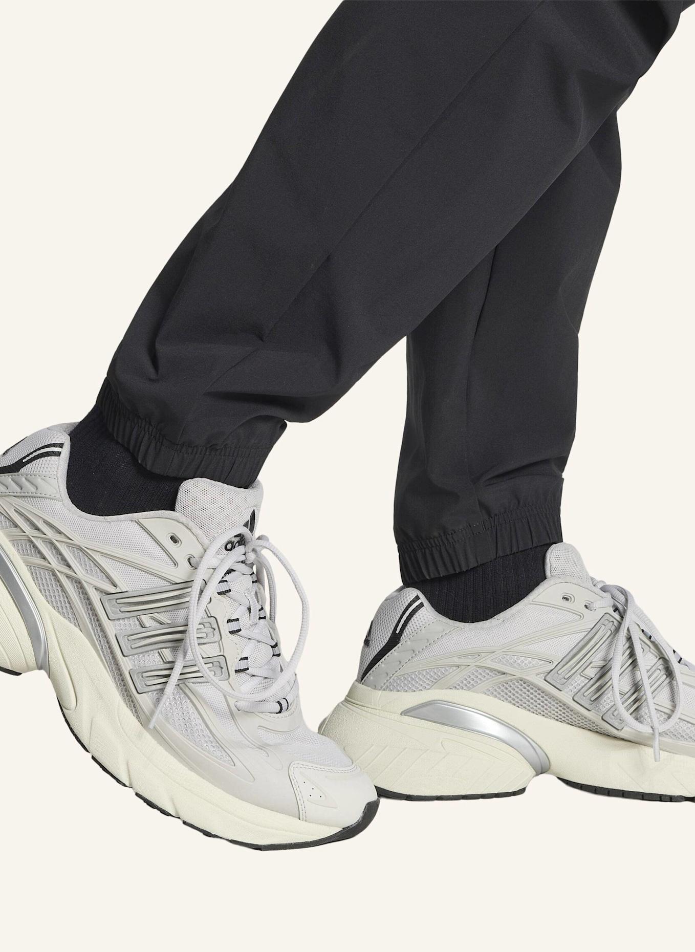 adidas Originals TECH TREFOIL ESSENTIALS TRAININGSHOSE: SCHWARZ