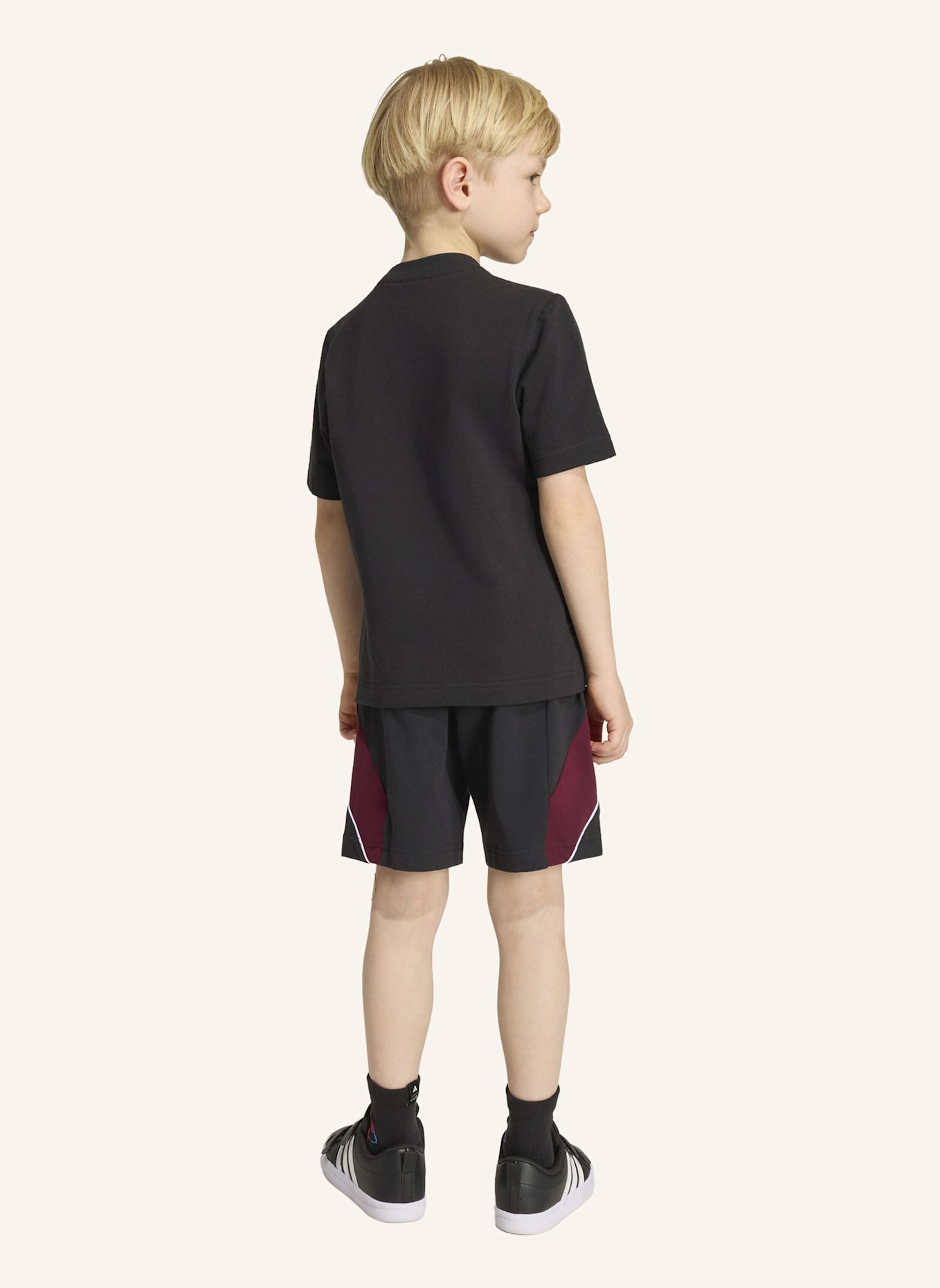 adidas ADIDAS MARVEL SPIDER-MAN SET, T-SHIRT UND SHORTS: SCHWARZ/ WEISS
