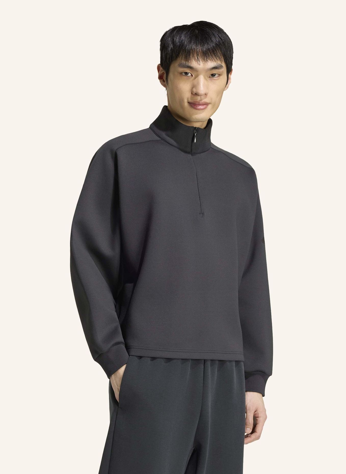 adidas SOFT LUX WINTER SWEATSHIRT, REISSVERSCHLUSS BIS ZUR BRUST, GEWIRKTES MATERIAL: SCHWARZ