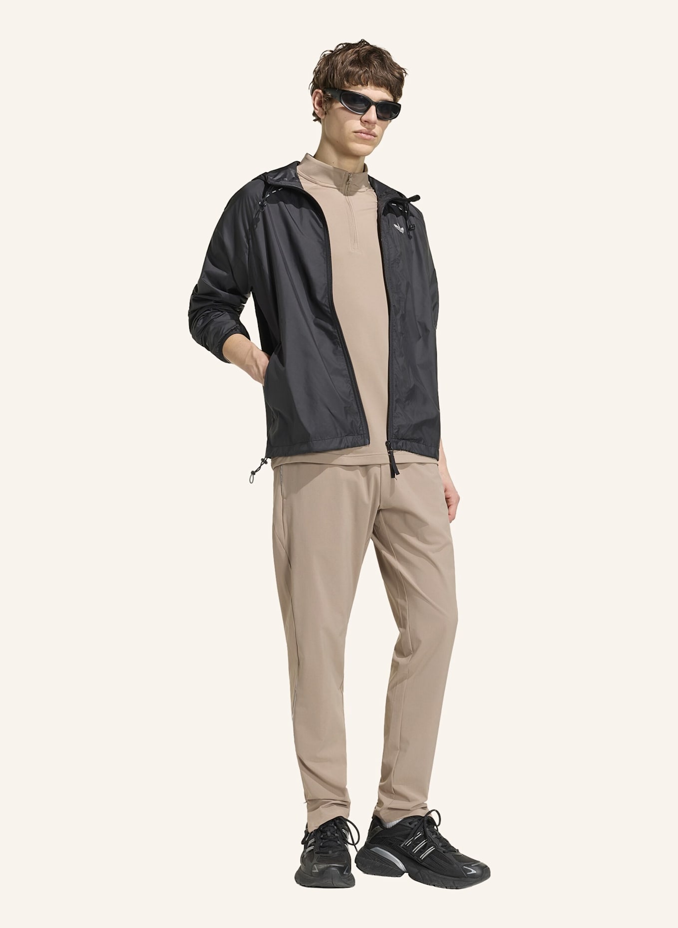 adidas Originals TECH TREFOIL ESSENTIALS ORIGINALS JACKE, KAPUZE, DURCHGEHENDER REISSVERSCHLUSS: SCHWARZ