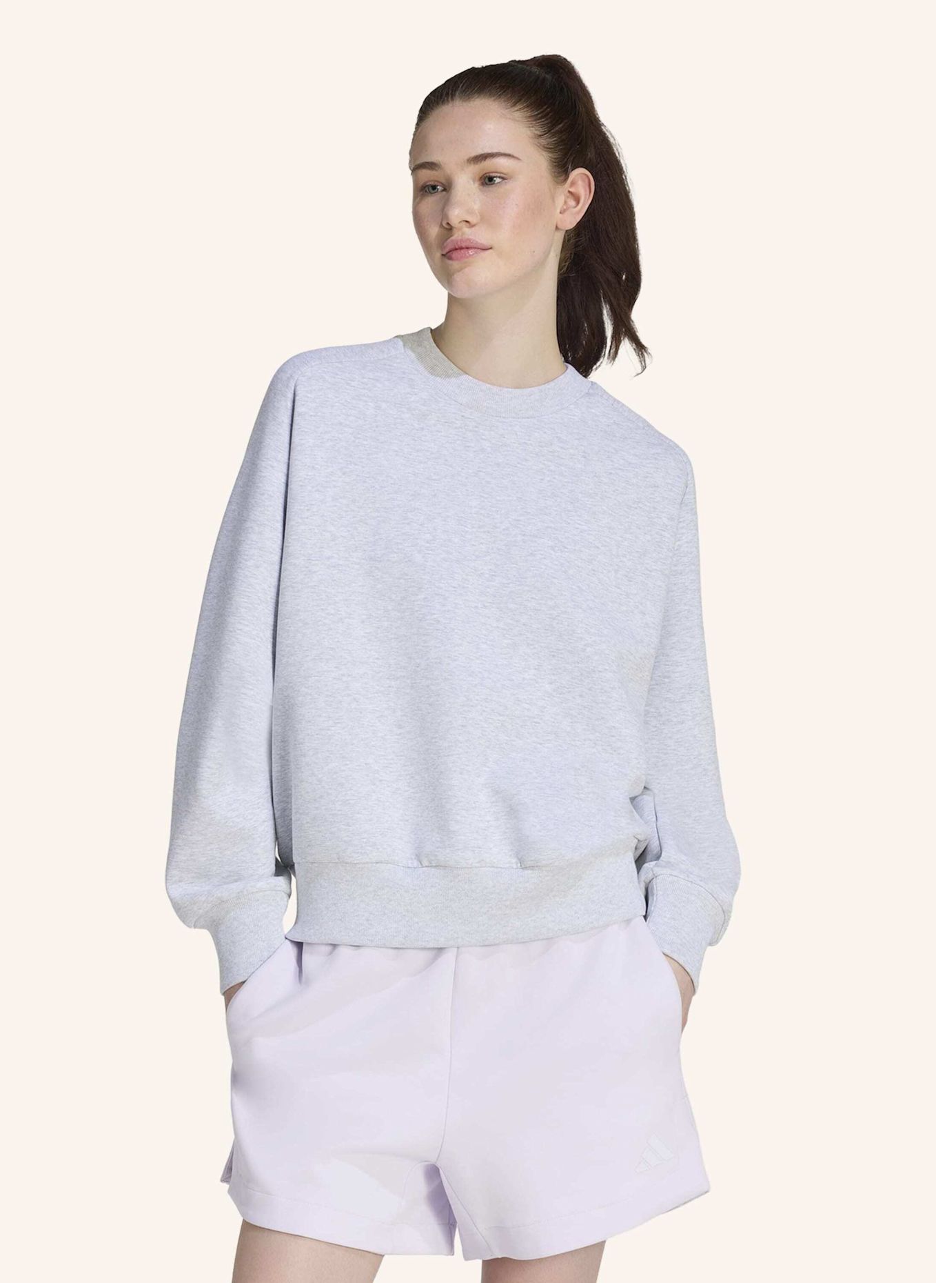 adidas SOFT LUX SWEATSHIRT, LOCKER GESCHNITTEN: GRAU