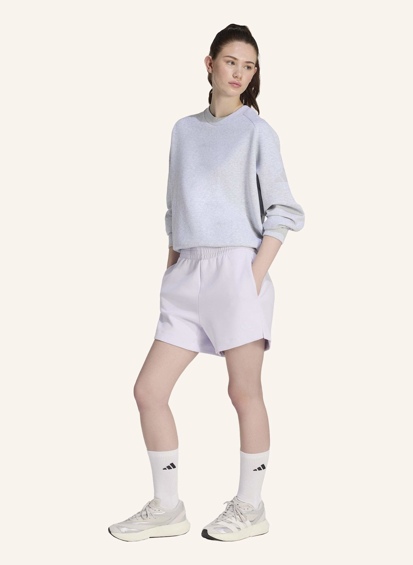 adidas SOFT LUX SWEATSHIRT, LOCKER GESCHNITTEN: GRAU