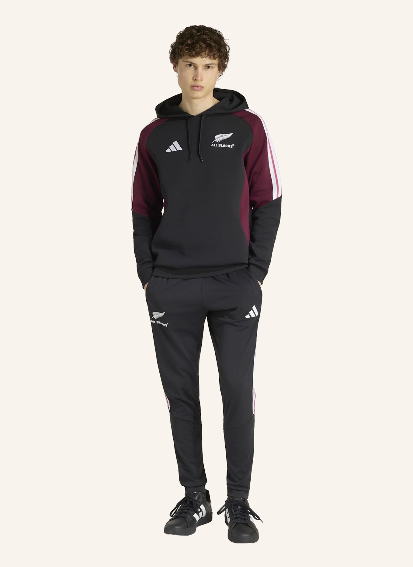 adidas ALL BLACKS HOODIE: SCHWARZ / ROT