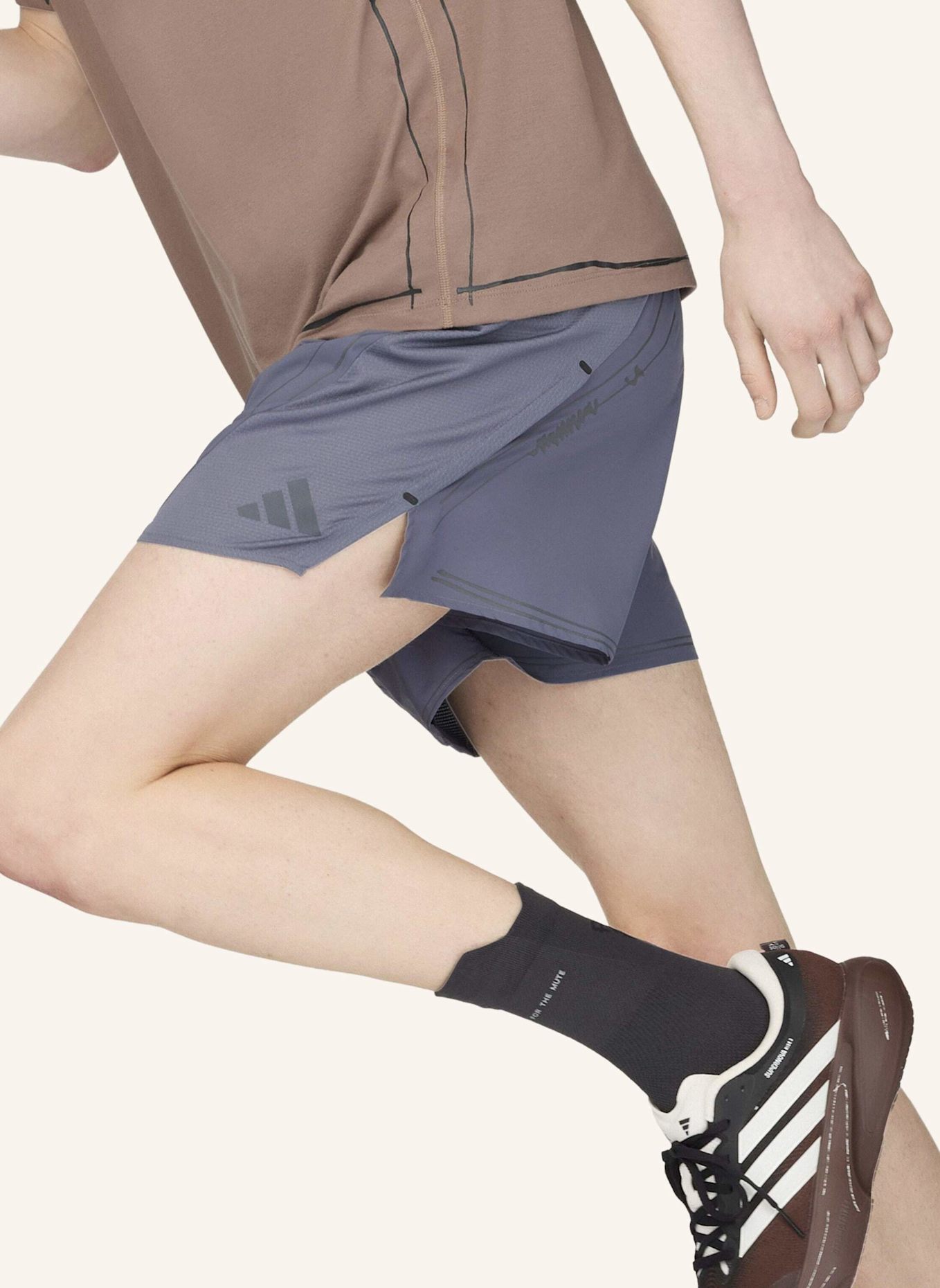 adidas ADI365 SFTM RUNNING SHORTS: SCHWARZ