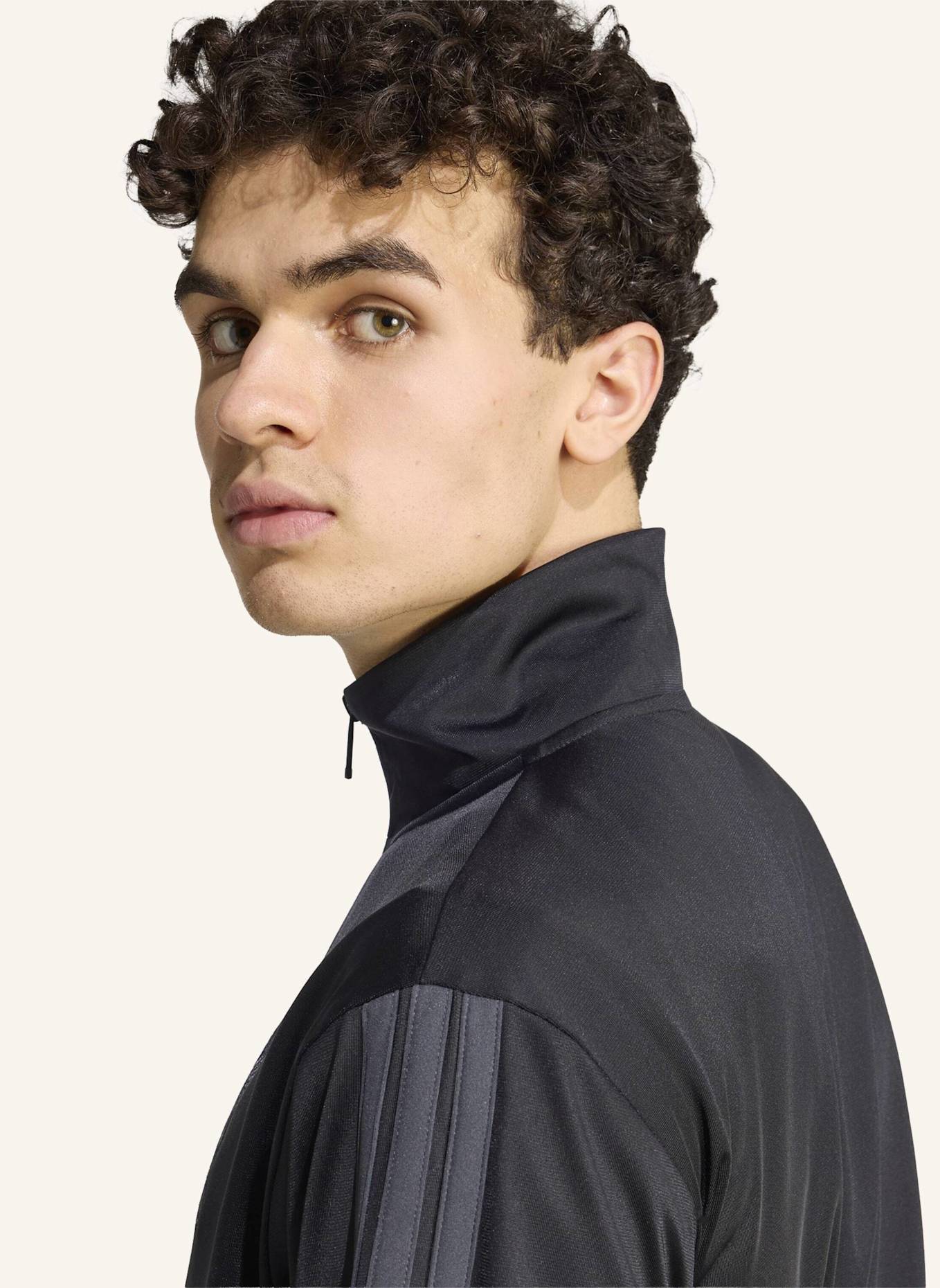 adidas FC LIVERPOOL DNA TRAININGSJACKE: SCHWARZ