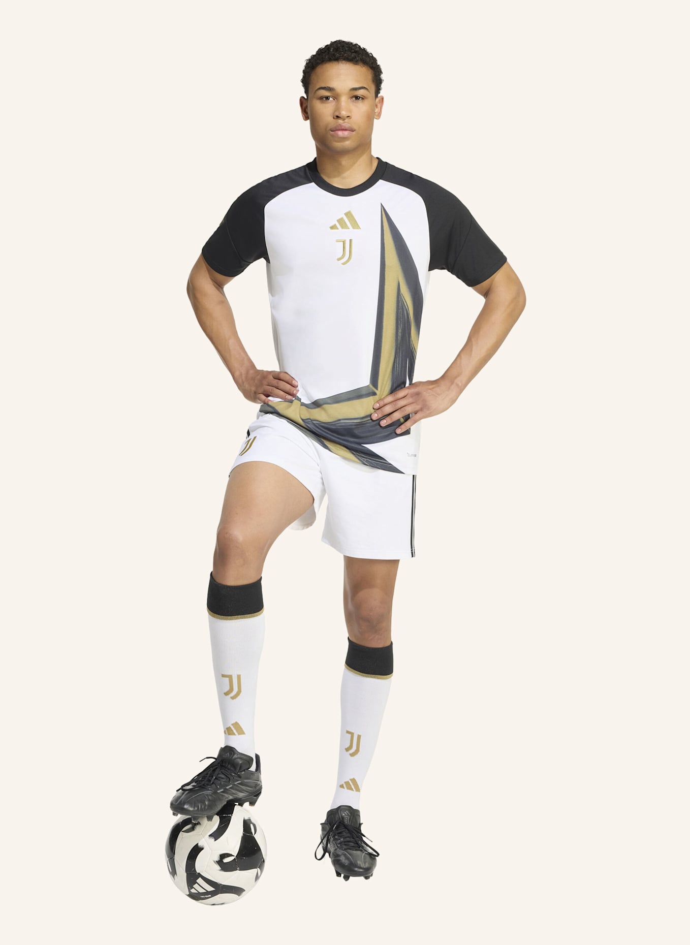 adidas JUVENTUS TURIN 26/27 PRE-MATCH SHIRT: WEISS/ SCHWARZ