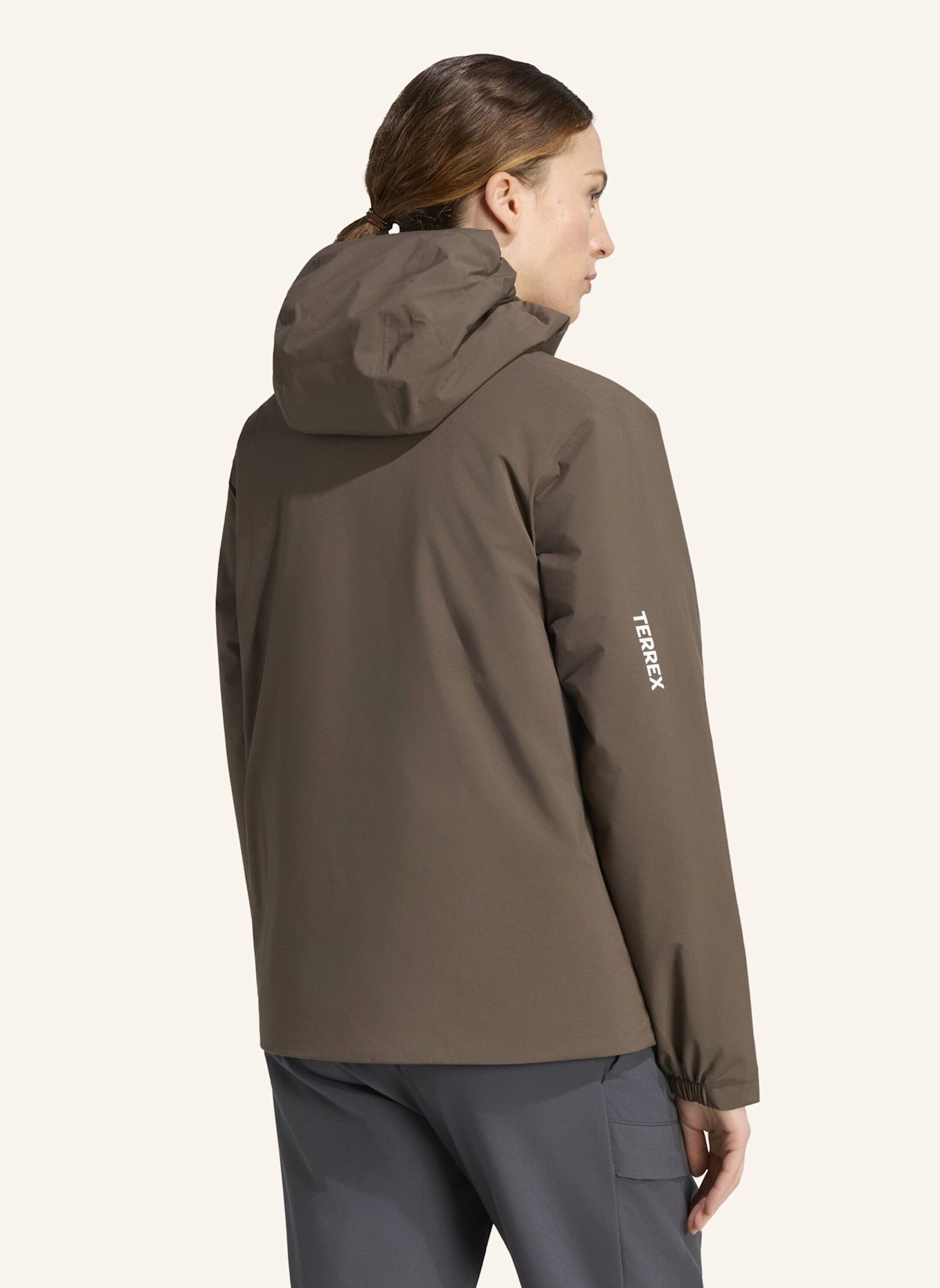adidas TERREX TERREX MULTI ESSENTIALS CLIMAPROOF KAPUZENJACKE, ISOLIEREND: GRÜN