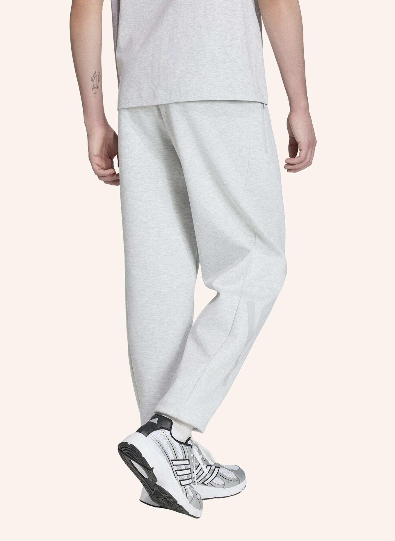adidas ADIDAS Z.N.E. HOSE: GRAU