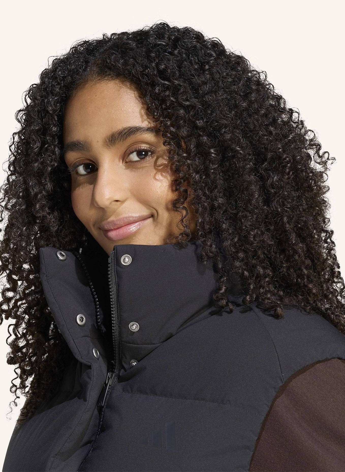adidas HELIONIC PUFFER DAUNENWESTE: SCHWARZ