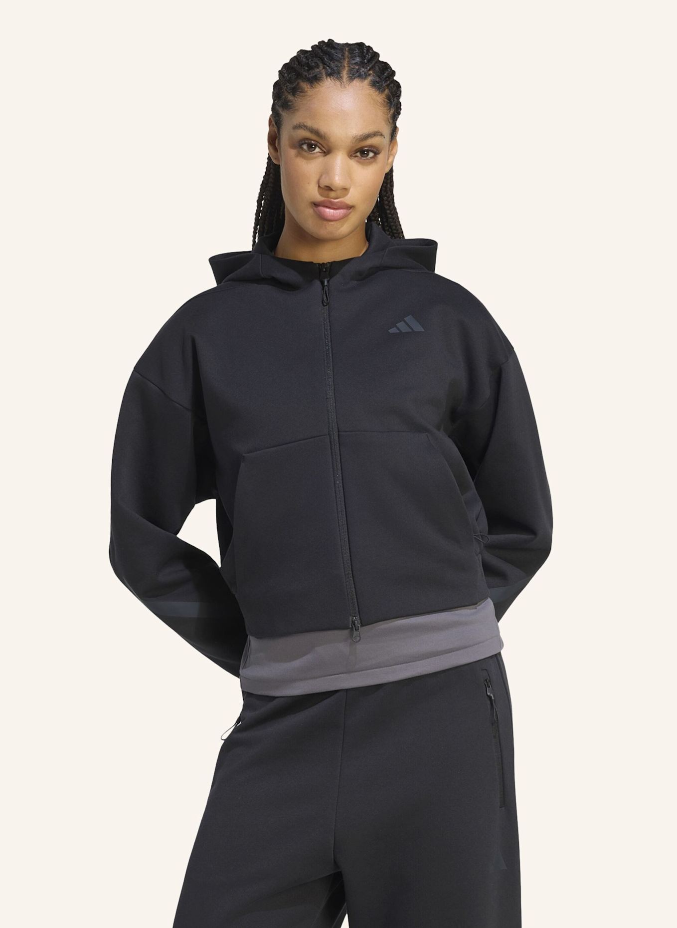 adidas ADIDAS Z.N.E. SWEATSHIRT, KÜRZER GESCHNITTEN, DURCHGEHENDER REISSVERSCHLUSS: SCHWARZ
