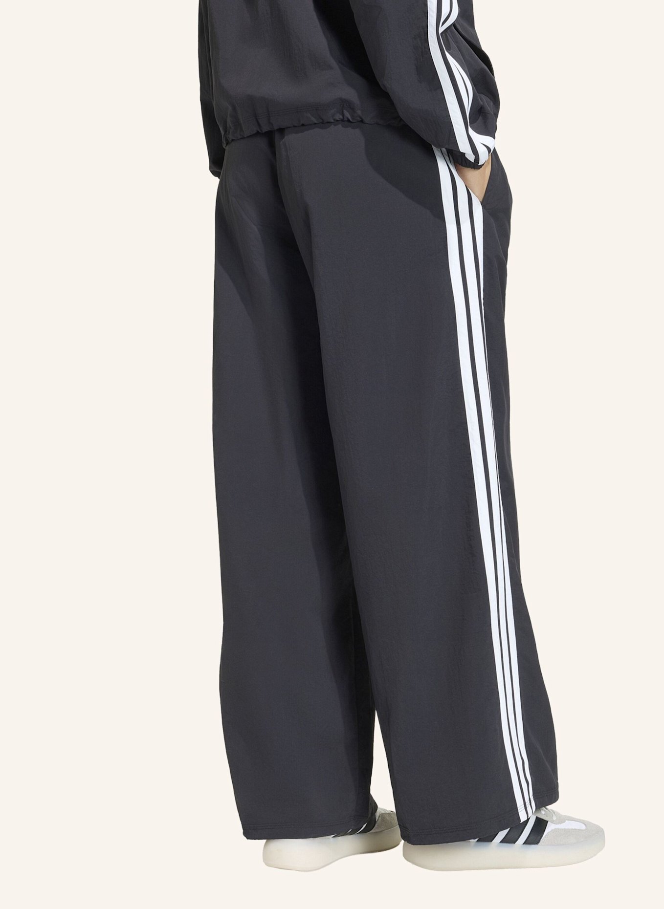 adidas ICONIC BUNGEES-TRAININGSHOSE, GEWEBT, WEITES BEIN: SCHWARZ/ WEISS