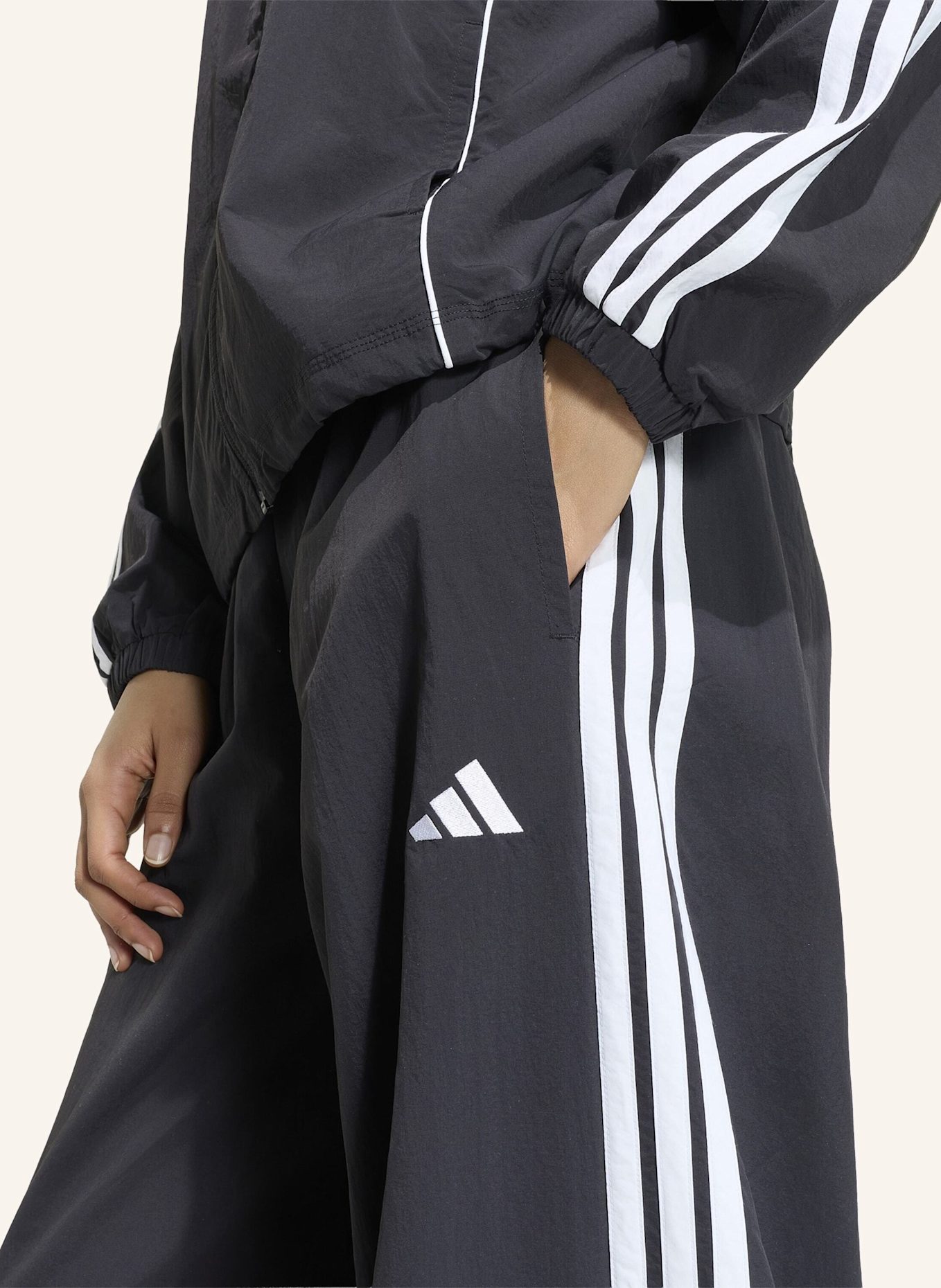 adidas ICONIC BUNGEES-TRAININGSHOSE, GEWEBT, WEITES BEIN: SCHWARZ/ WEISS