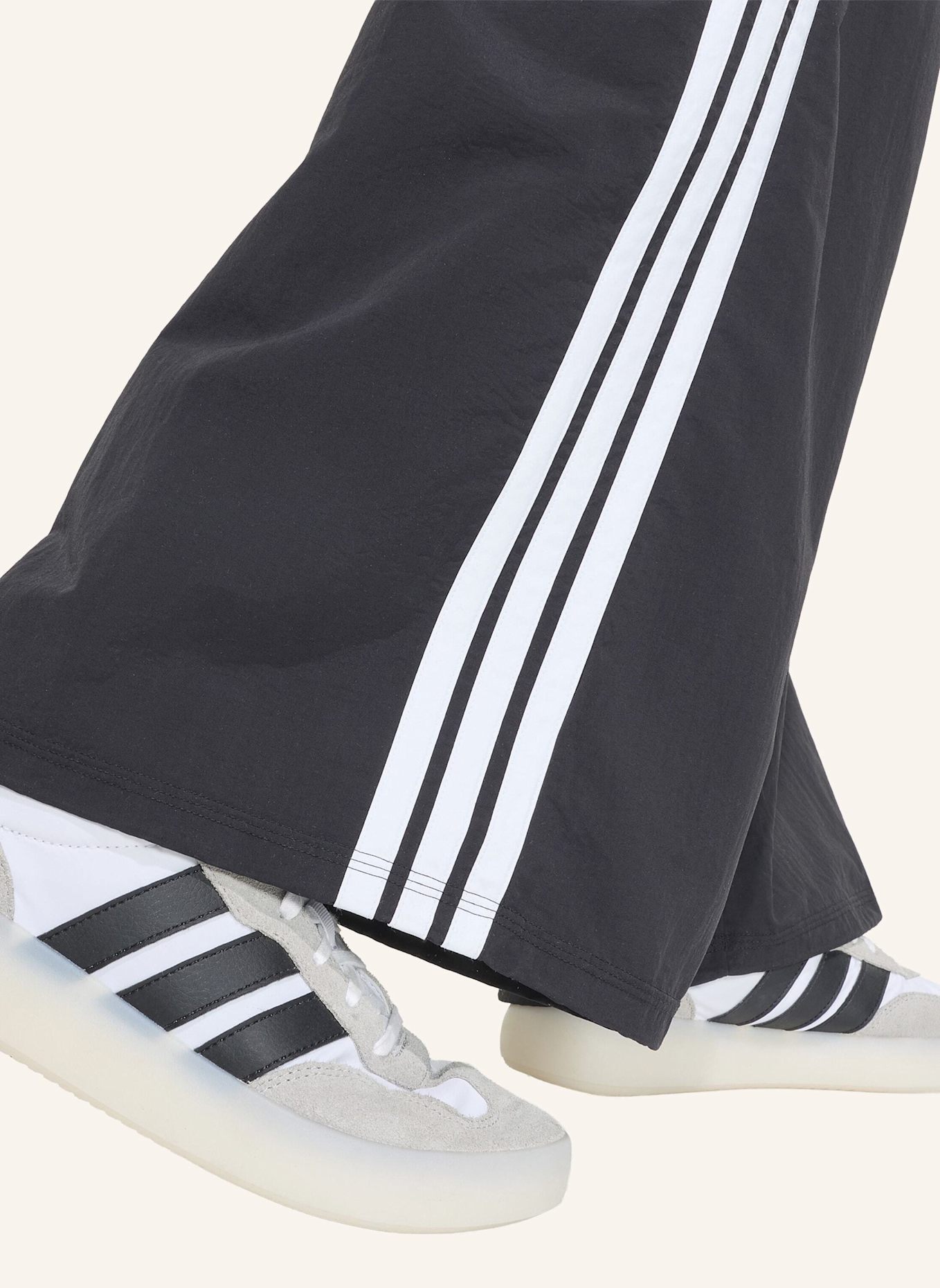 adidas ICONIC BUNGEES-TRAININGSHOSE, GEWEBT, WEITES BEIN: SCHWARZ/ WEISS