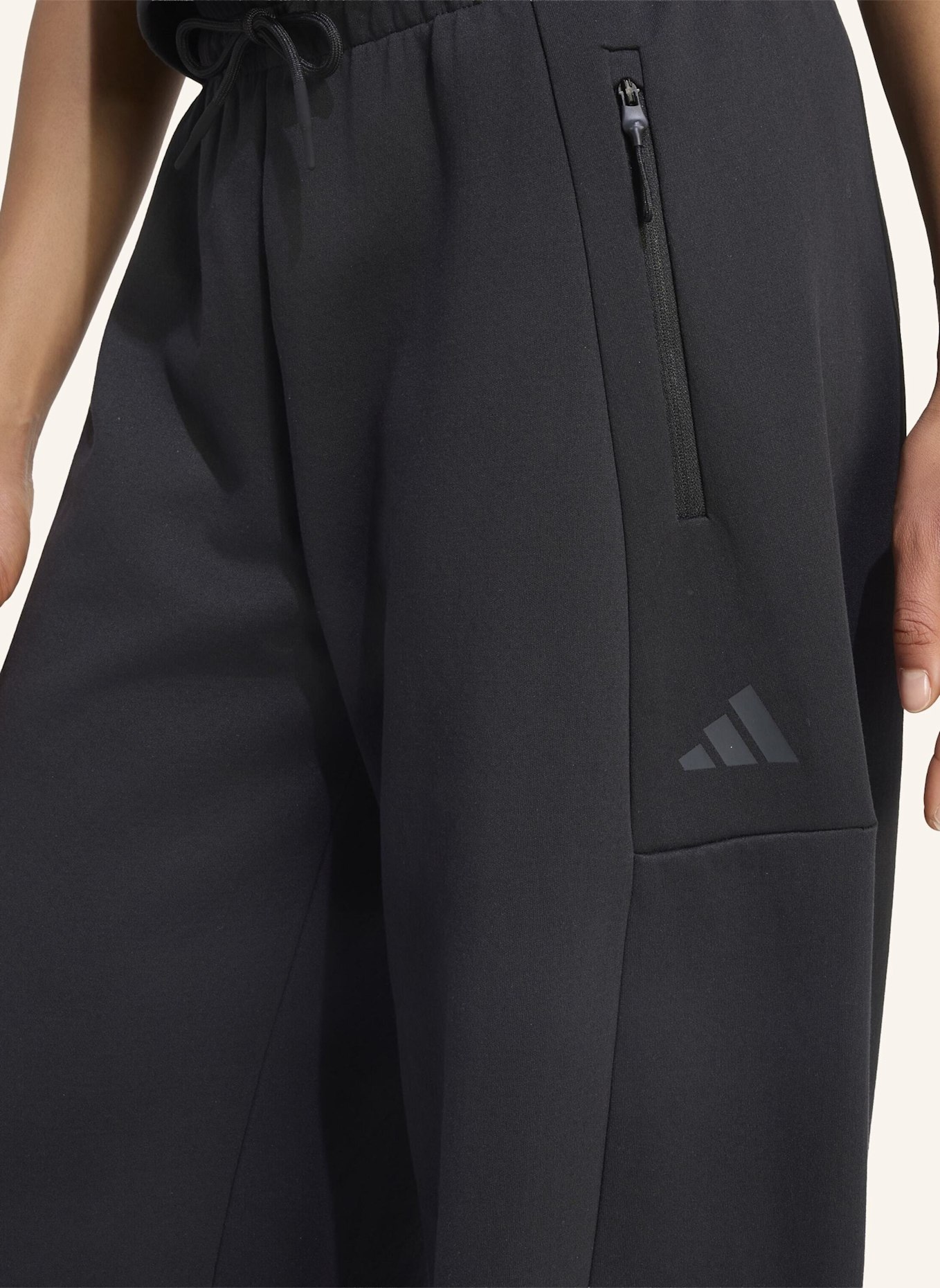 adidas ADIDAS Z.N.E. HOSE, WEIT: SCHWARZ